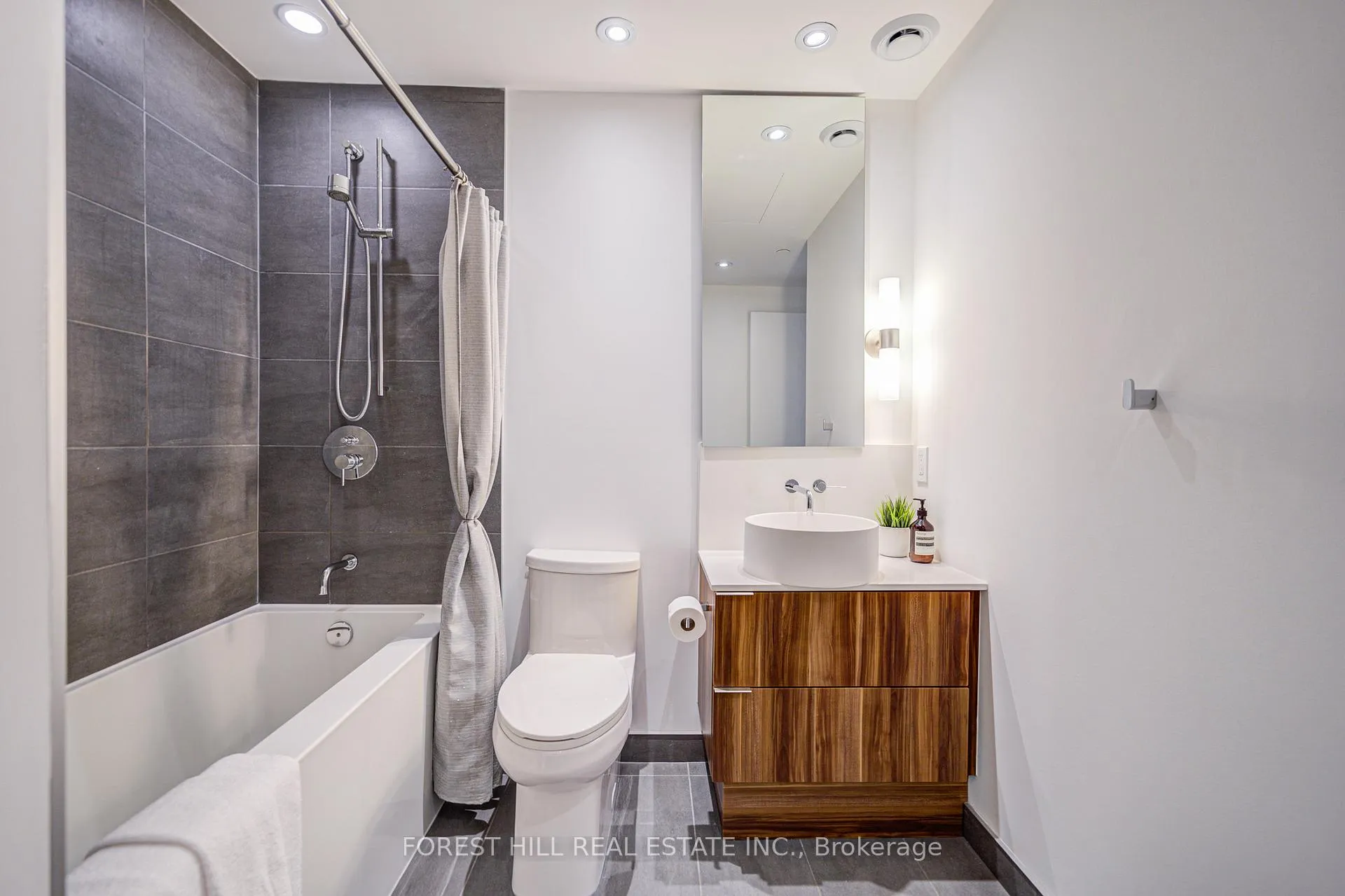 Photo 12 of Unit 2501, 185 Roehampton Avenue, Toronto, Mount Pleasant West — HOMEH