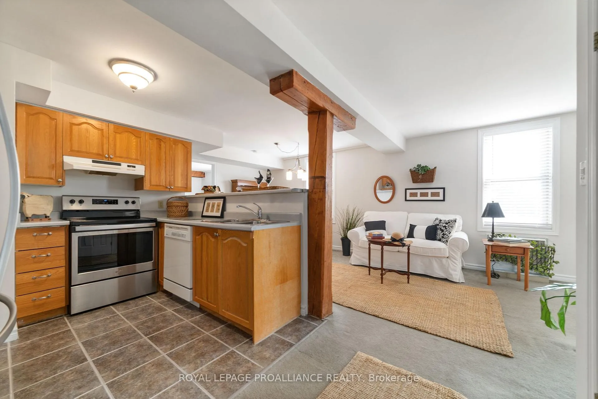 Photo 6 of Unit 302, 172 Main Street, Prince Edward County, Picton Ward — HOMEH