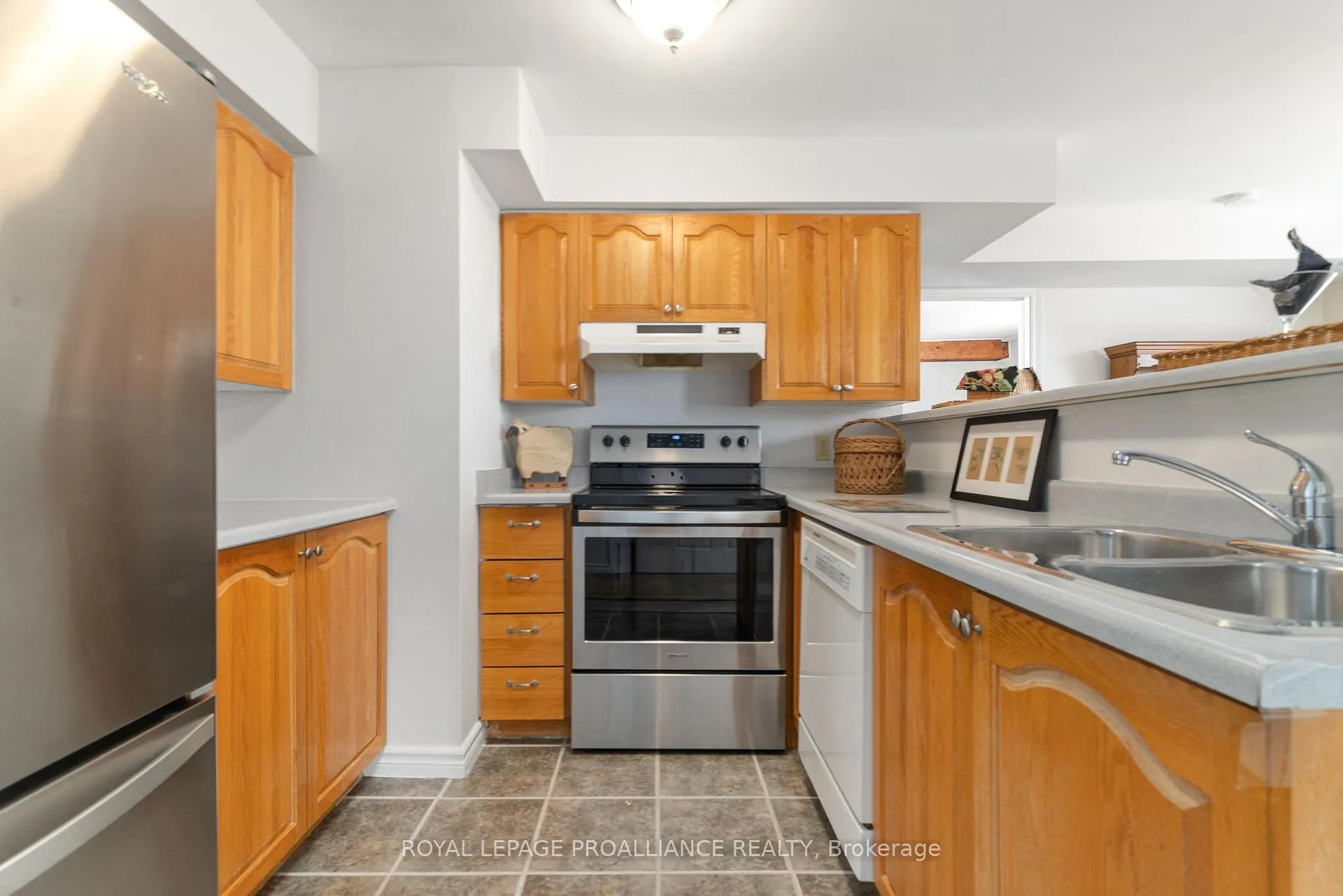 Photo 7 of Unit 302, 172 Main Street, Prince Edward County, Picton Ward — HOMEH