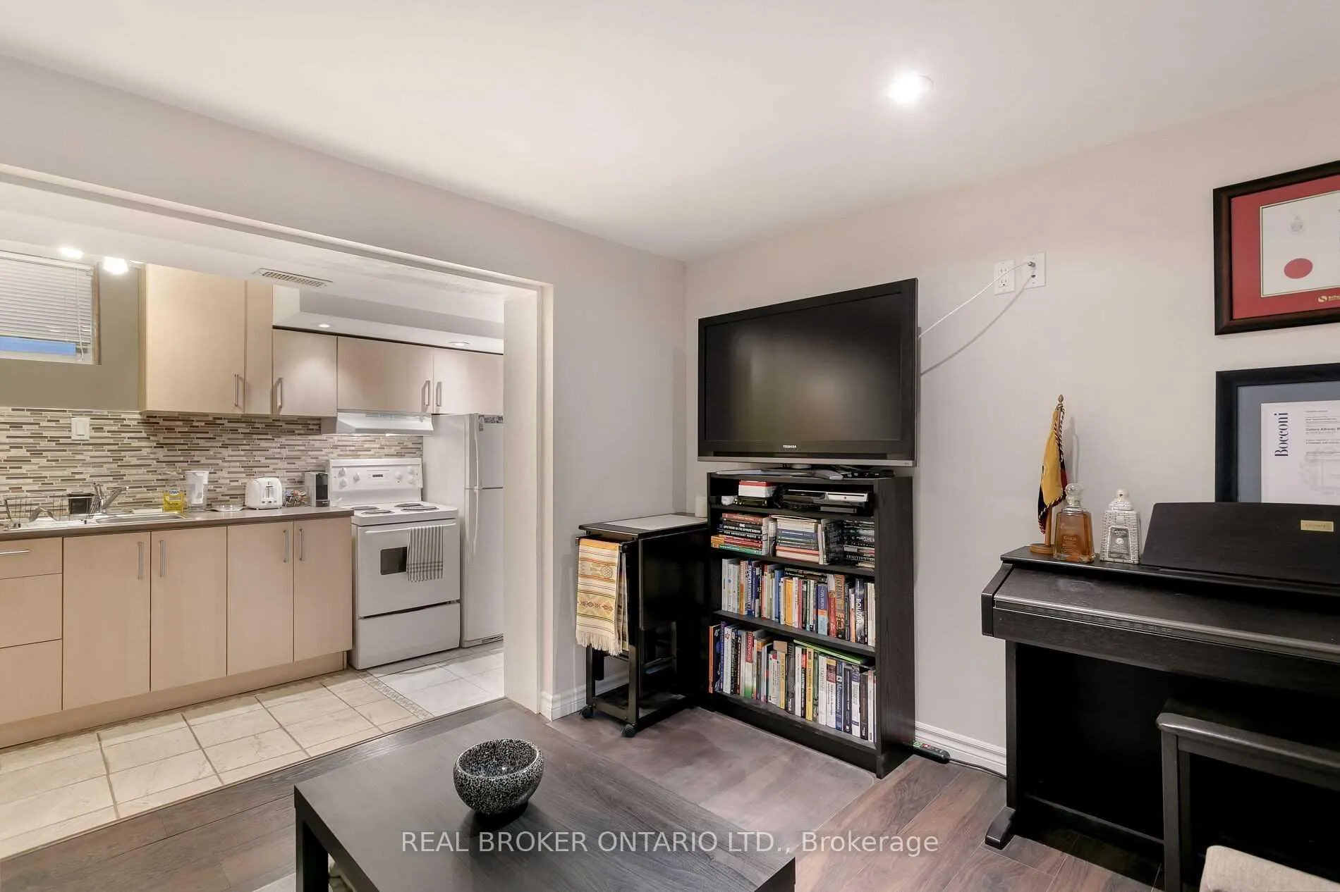 Photo 3 of Unit L-Front, 57 Lanark Avenue, Toronto, Oakwood Village — HOMEH