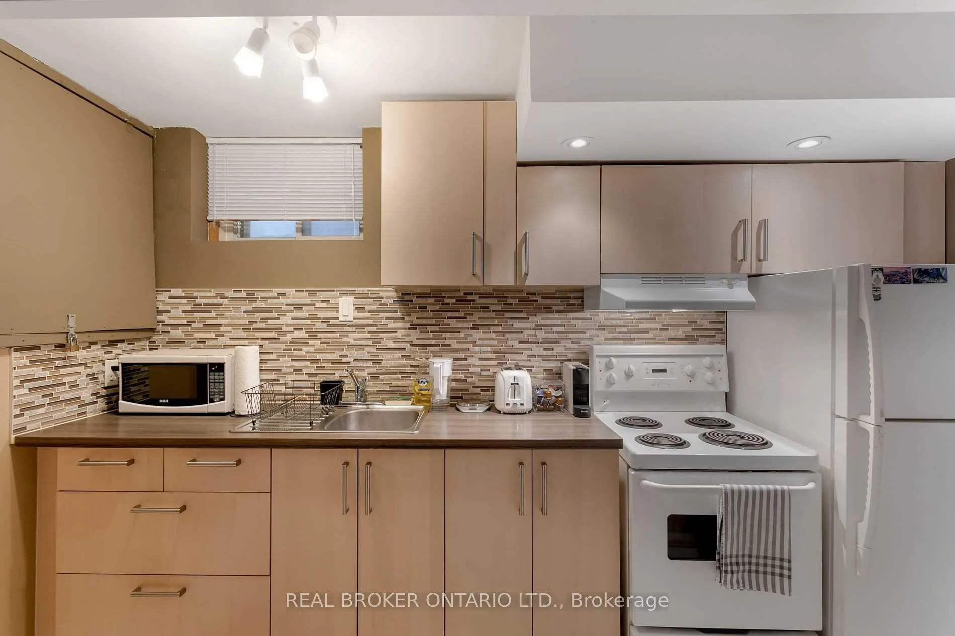 Photo 5 of Unit L-Front, 57 Lanark Avenue, Toronto, Oakwood Village — HOMEH