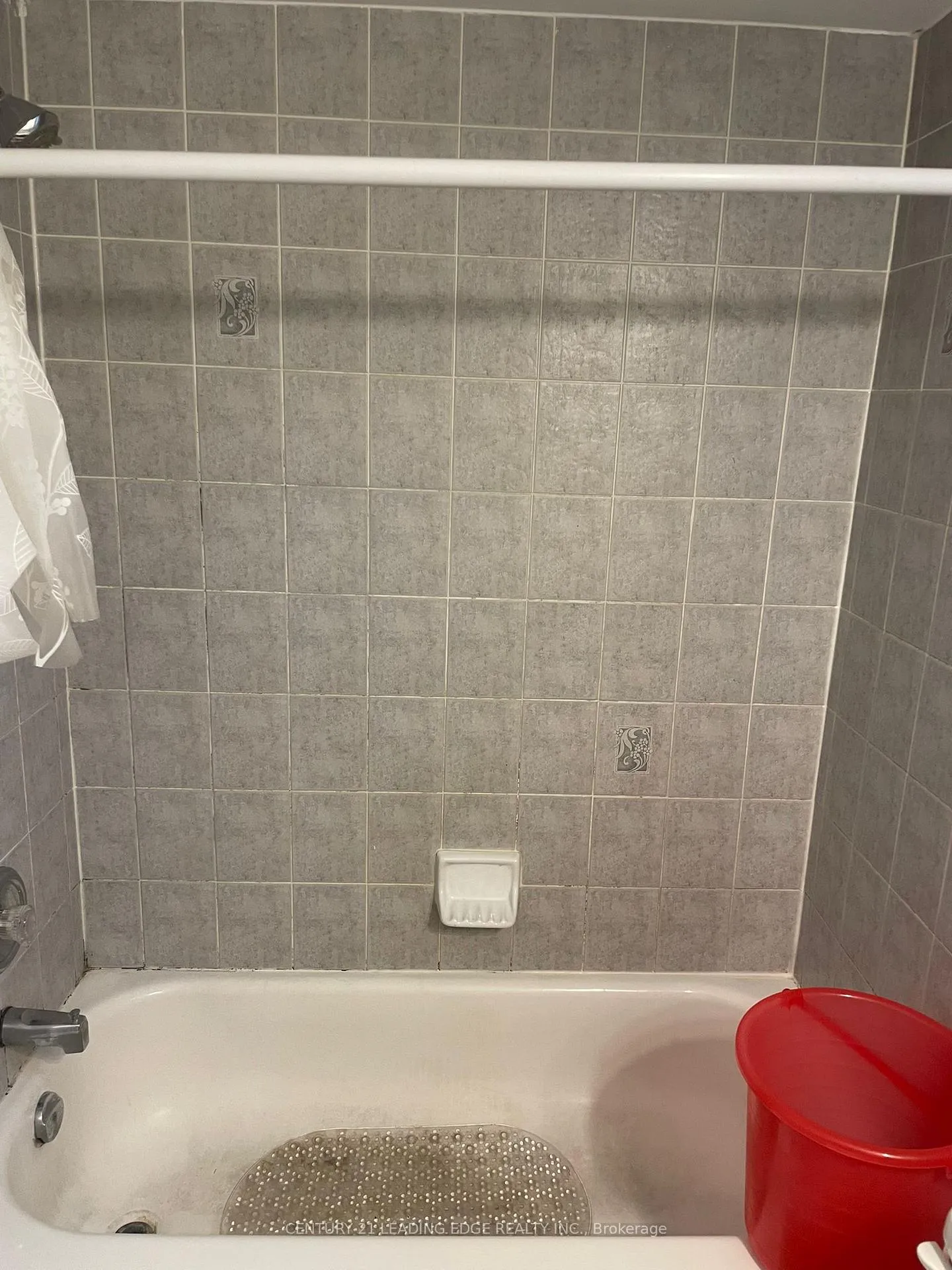 Photo 15 of Unit Upper, 17 Heathwood Drive, Brampton, Fletcher's Meadow — HOMEH