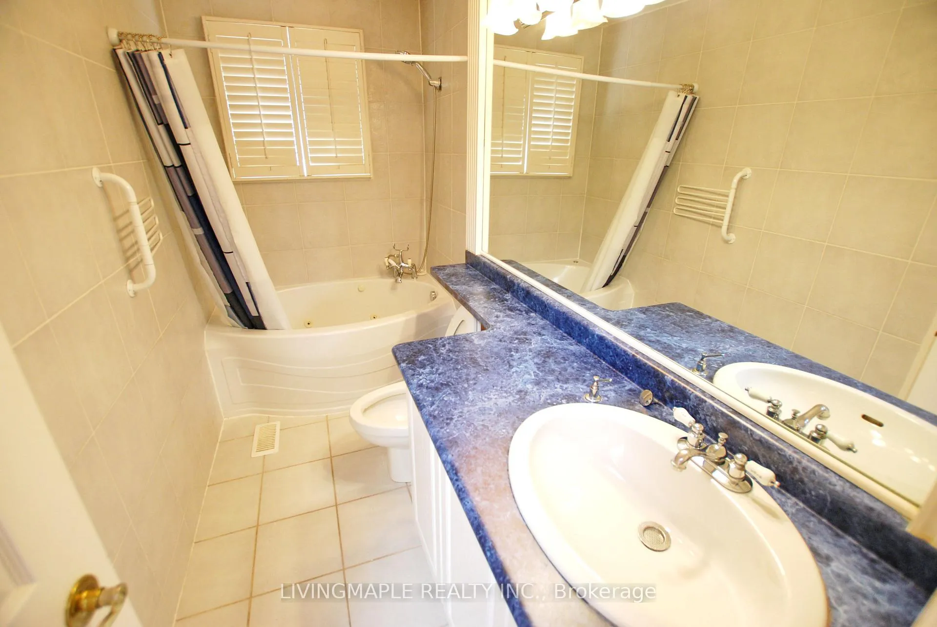 Photo 21 of 19 Ladyslipper Court, Markham, Bayview Glen — HOMEH