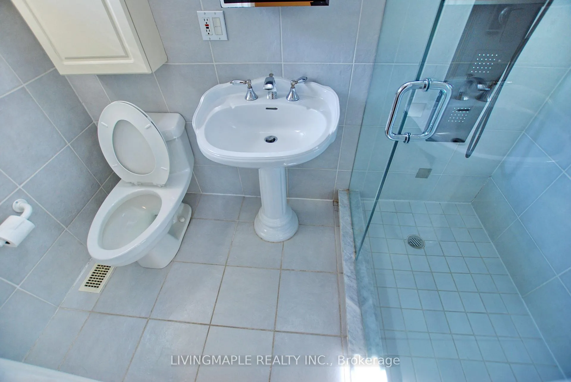 Photo 24 of 19 Ladyslipper Court, Markham, Bayview Glen — HOMEH