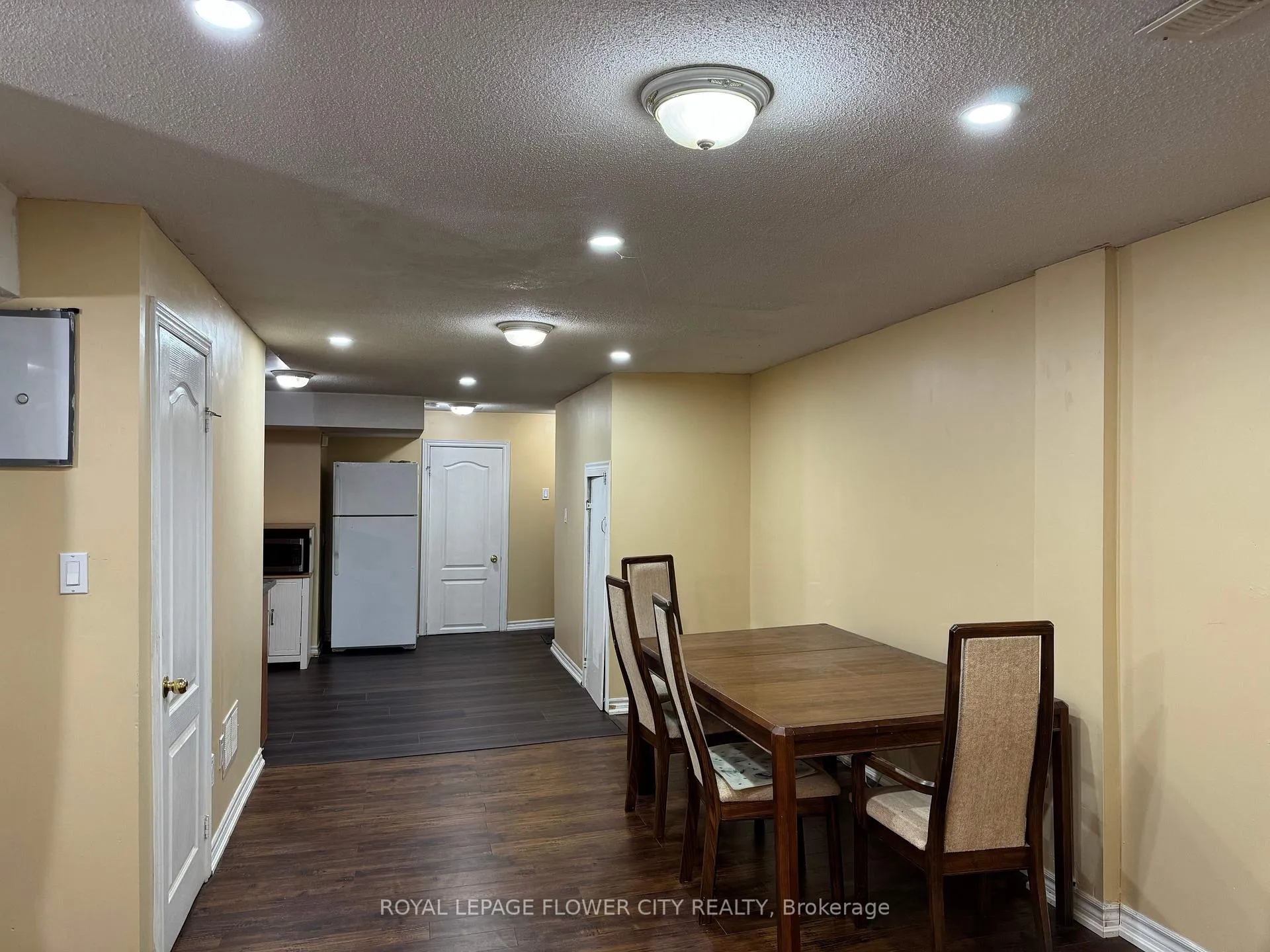 Photo 6 of Unit Bsmt, 123 Bunchberry Way, Brampton, Sandringham-Wellington — HOMEH