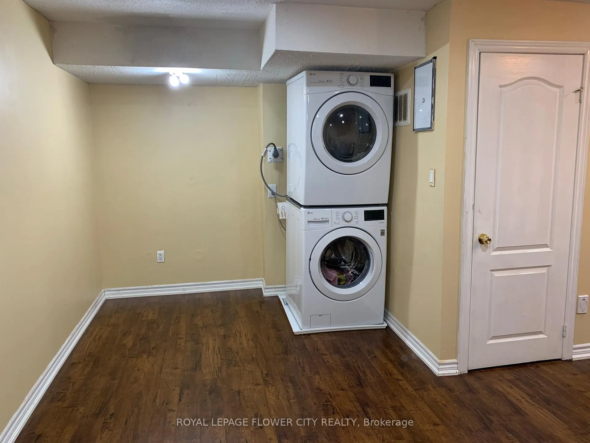 Photo 7 of Unit Bsmt, 123 Bunchberry Way, Brampton, Sandringham-Wellington — HOMEH