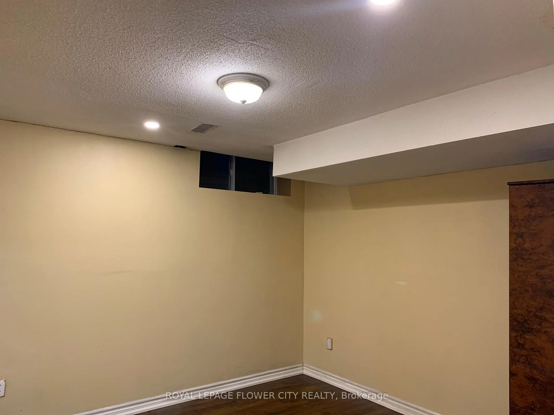 Photo 8 of Unit Bsmt, 123 Bunchberry Way, Brampton, Sandringham-Wellington — HOMEH
