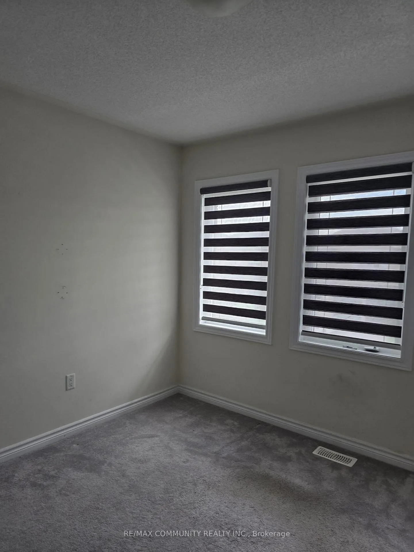 Photo 6 of 40 Jardine Street, Brock, Beaverton — HOMEH