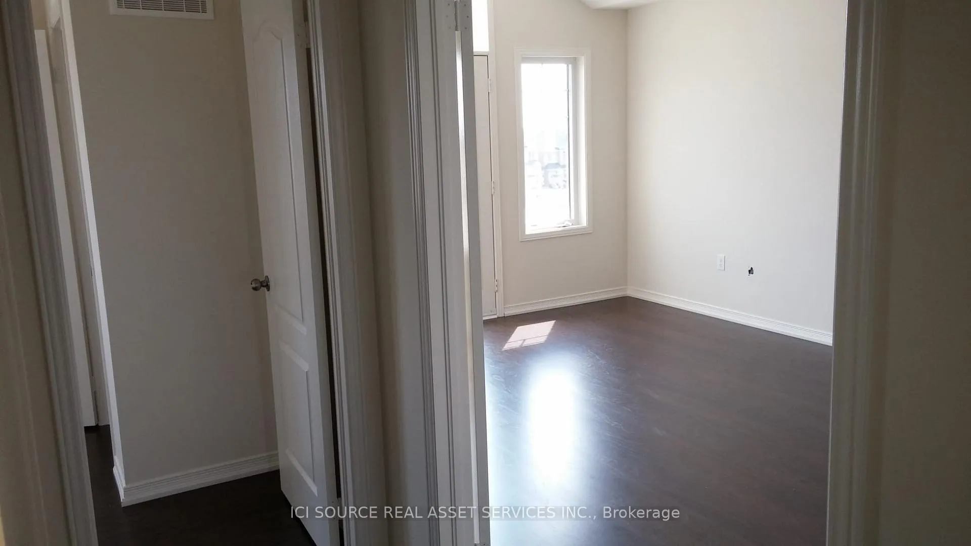 Photo 6 of 52 Chesterwood Crescent, Brampton, Credit Valley — HOMEH