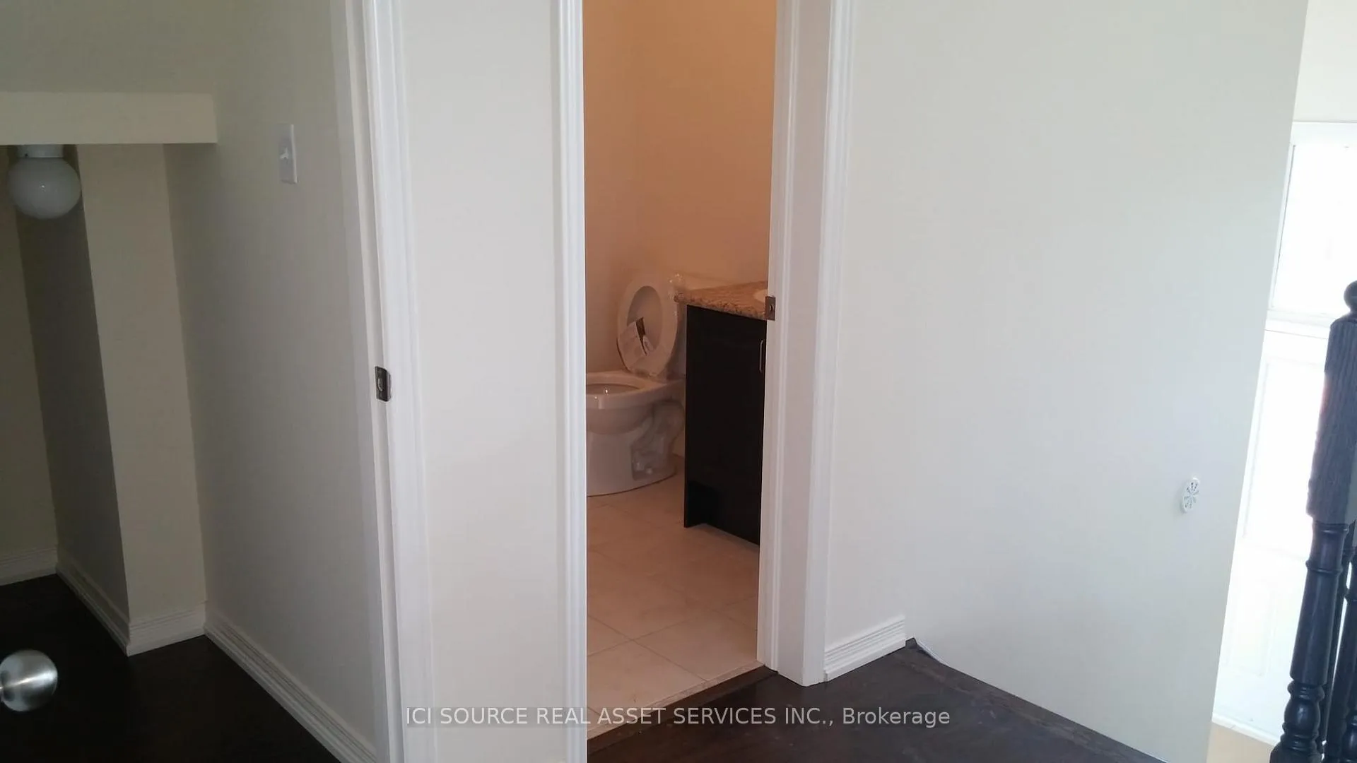 Photo 13 of 52 Chesterwood Crescent, Brampton, Credit Valley — HOMEH