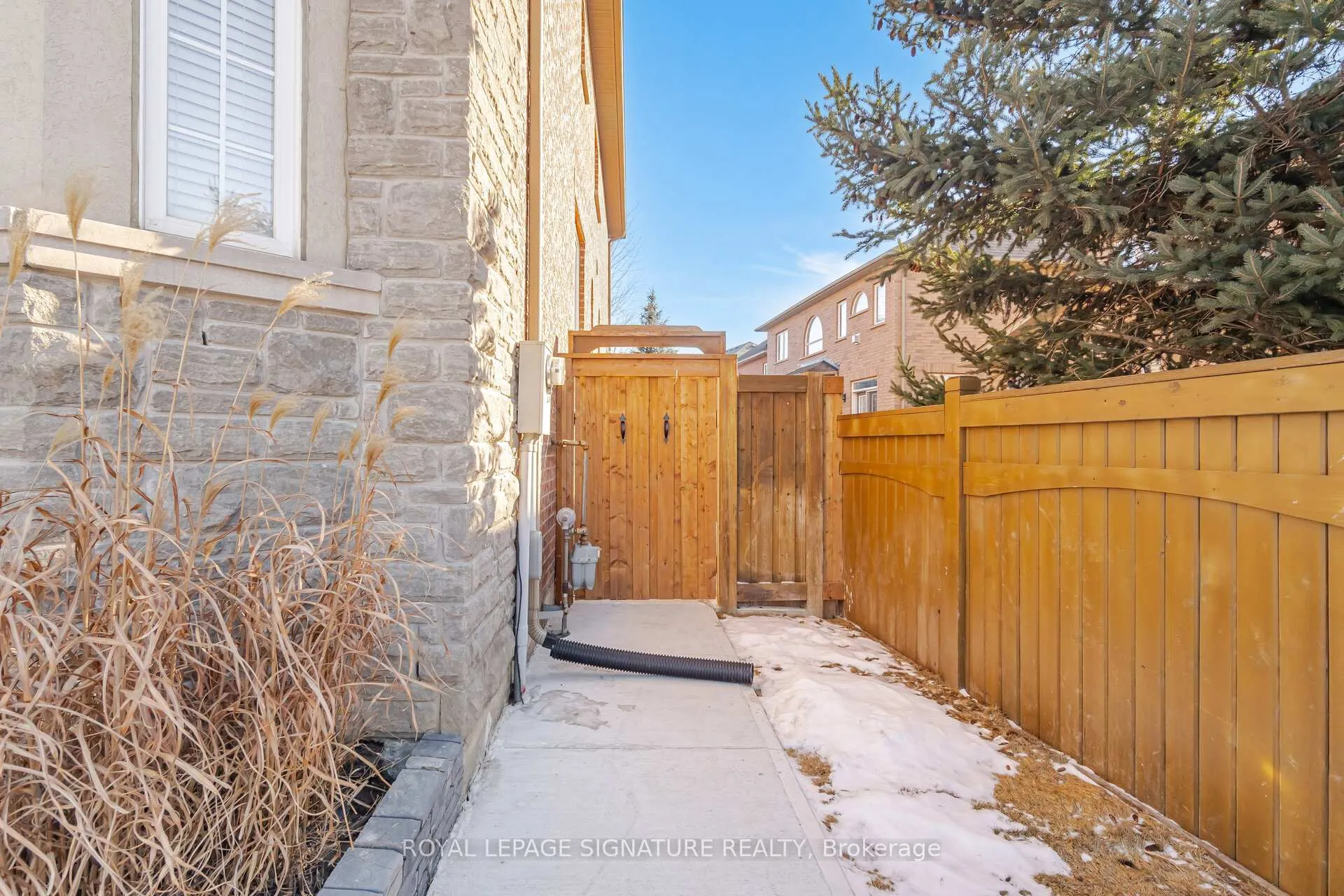 Photo 2 of Unit 2, 139 Don Minaker Drive, Brampton, Bram East — HOMEH