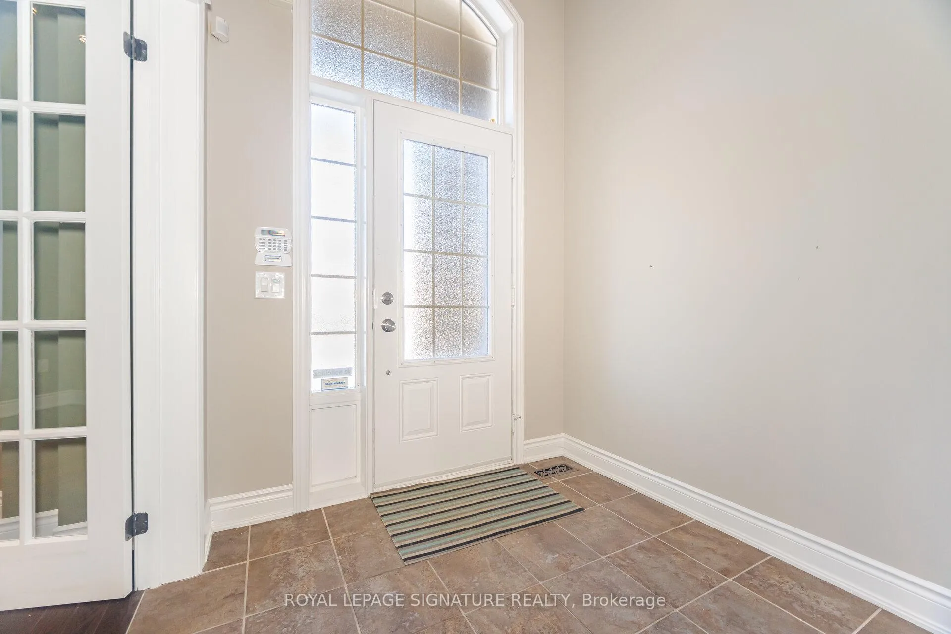 Photo 4 of Unit 1, 139 Don Minaker Drive, Brampton, Bram East — HOMEH