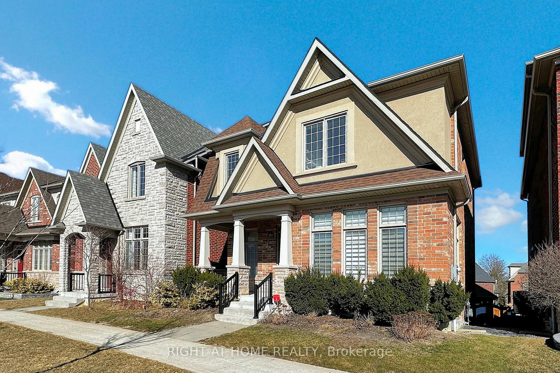 Photo 3 of 284 Angus Glen Boulevard, Markham, Angus Glen — HOMEH