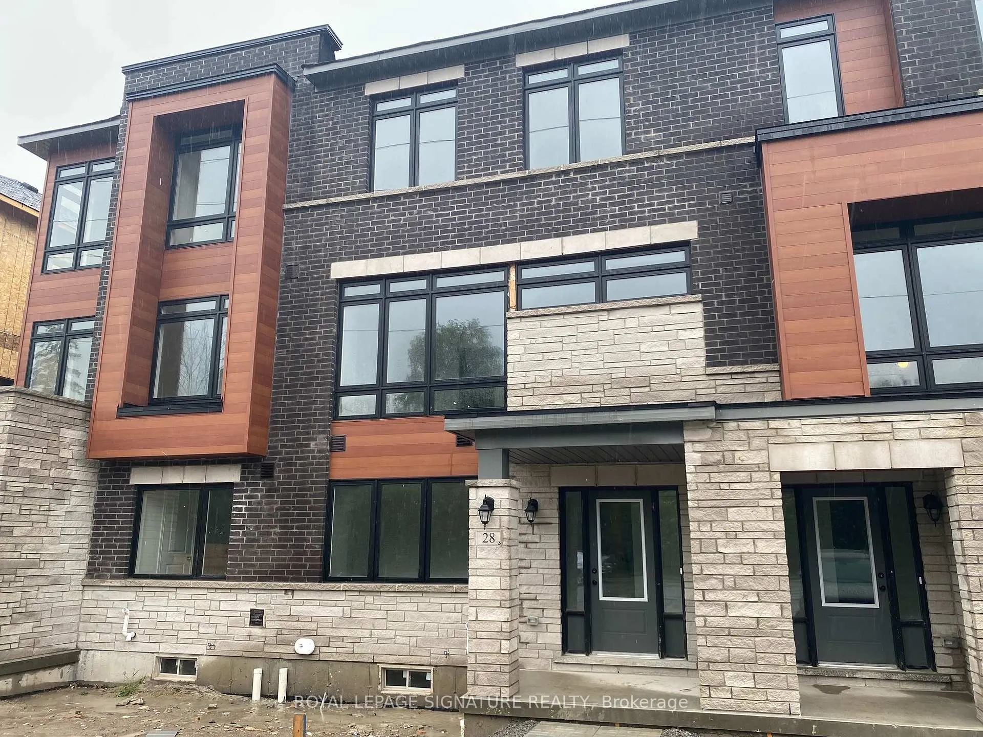 Photo 2 of 28 Cunliffe Lane, Ajax, South East — HOMEH