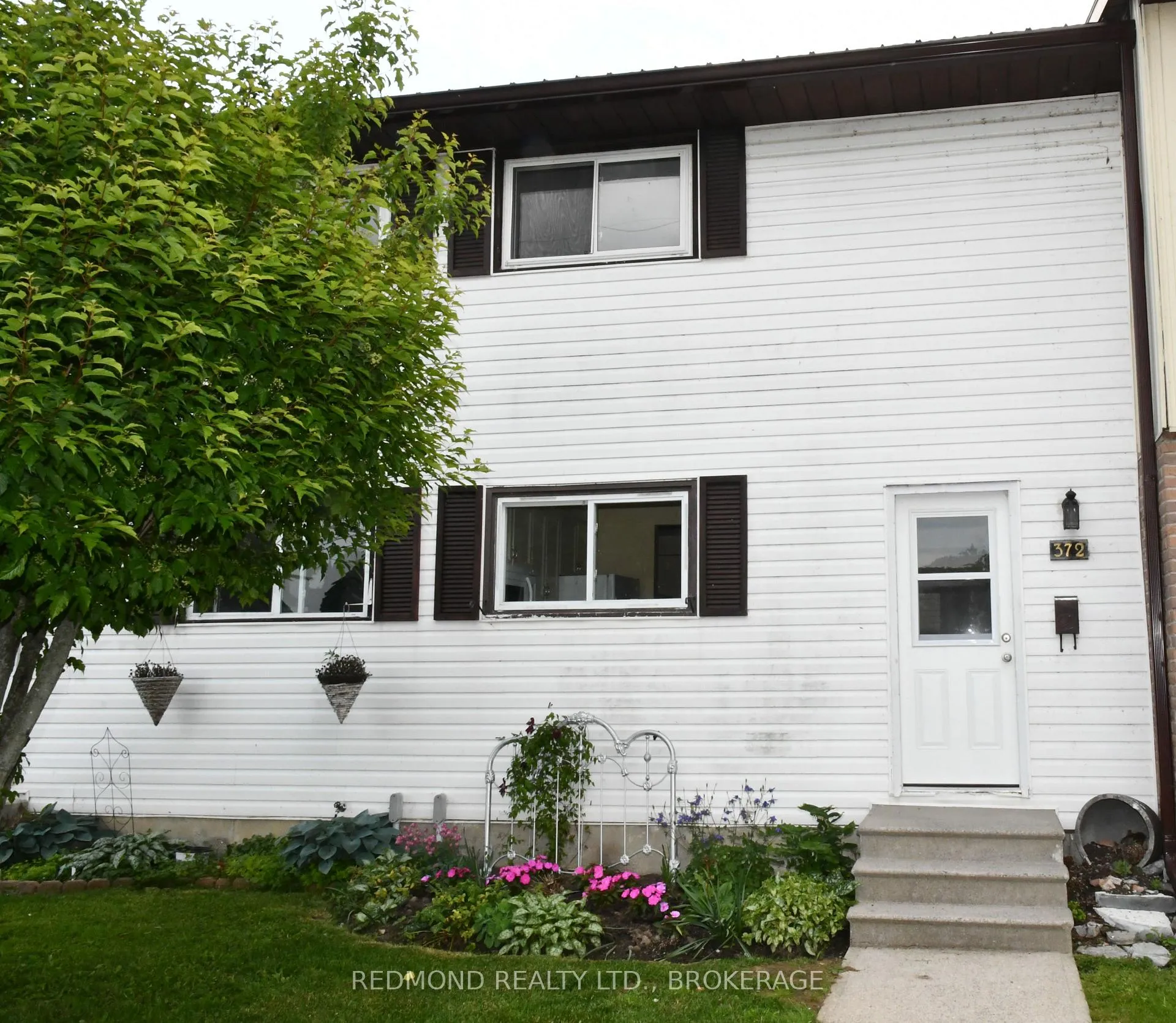 Photo 2 of 372 James Street, Gananoque — HOMEH