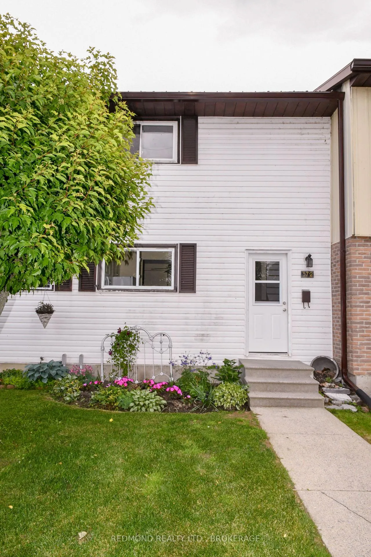 Photo 3 of 372 James Street, Gananoque — HOMEH