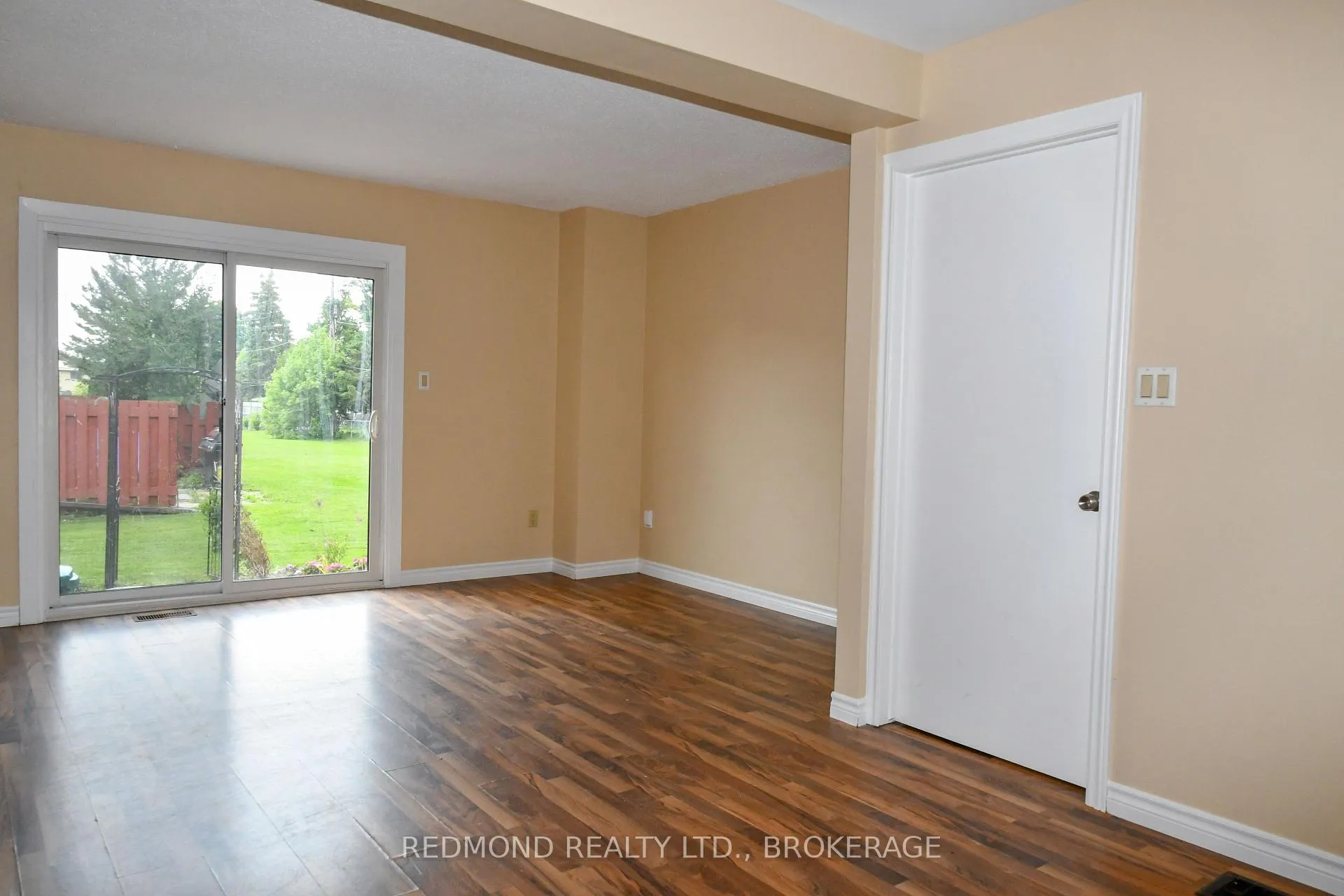 Photo 7 of 372 James Street, Gananoque — HOMEH