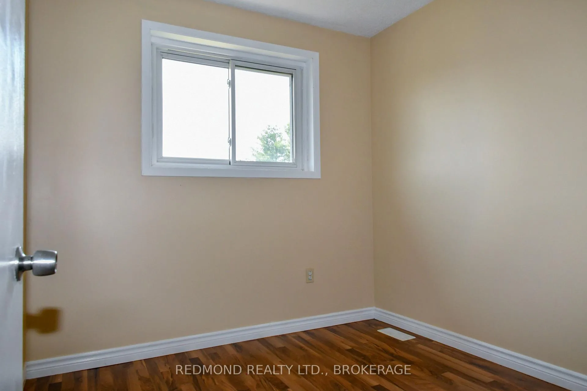 Photo 19 of 372 James Street, Gananoque — HOMEH