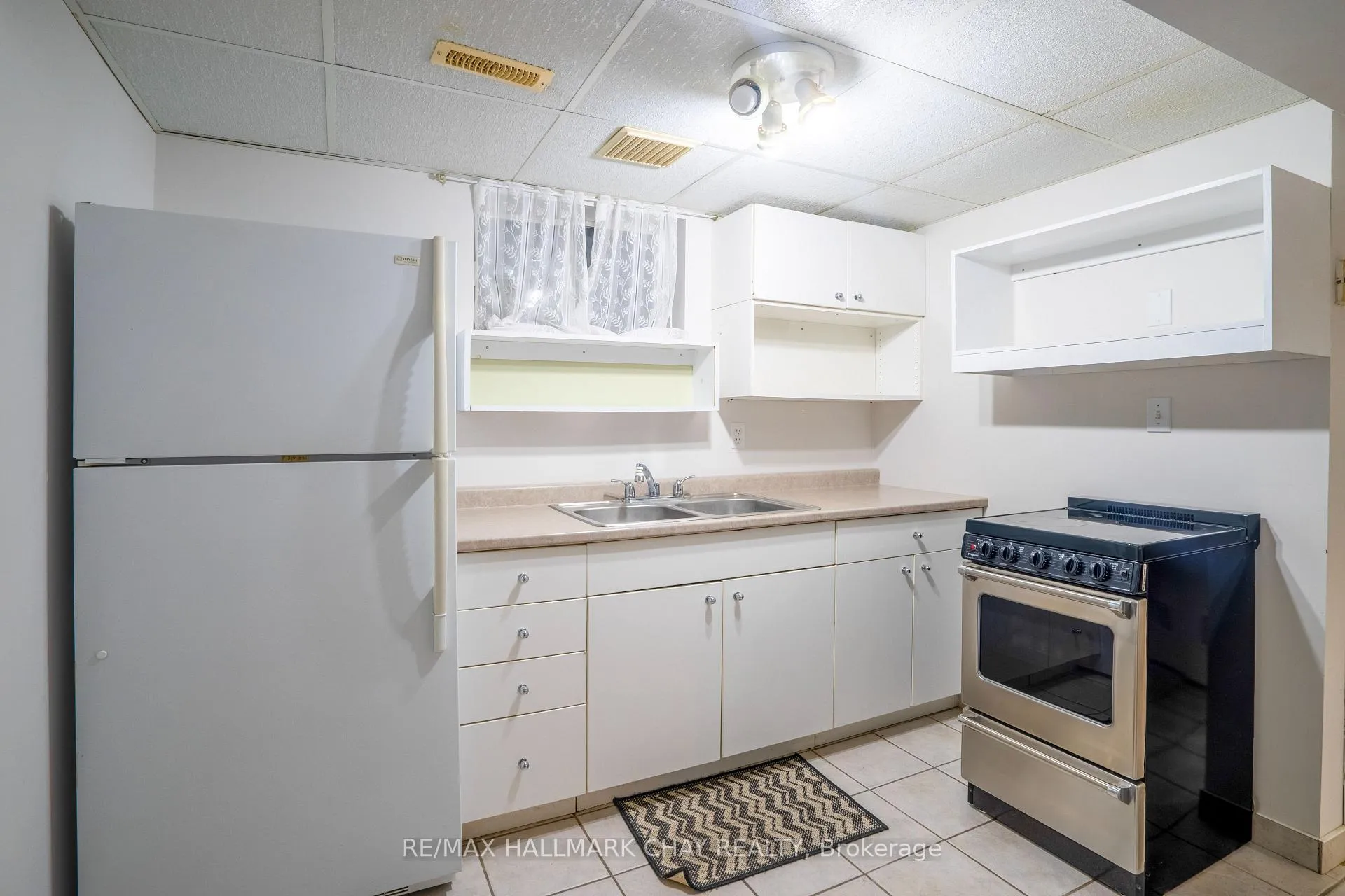 Photo 5 of Unit Basement, 10 Brighton Road, Barrie, Georgian Drive — HOMEH