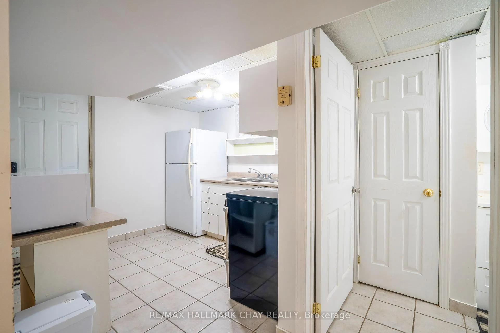 Photo 7 of Unit Basement, 10 Brighton Road, Barrie, Georgian Drive — HOMEH