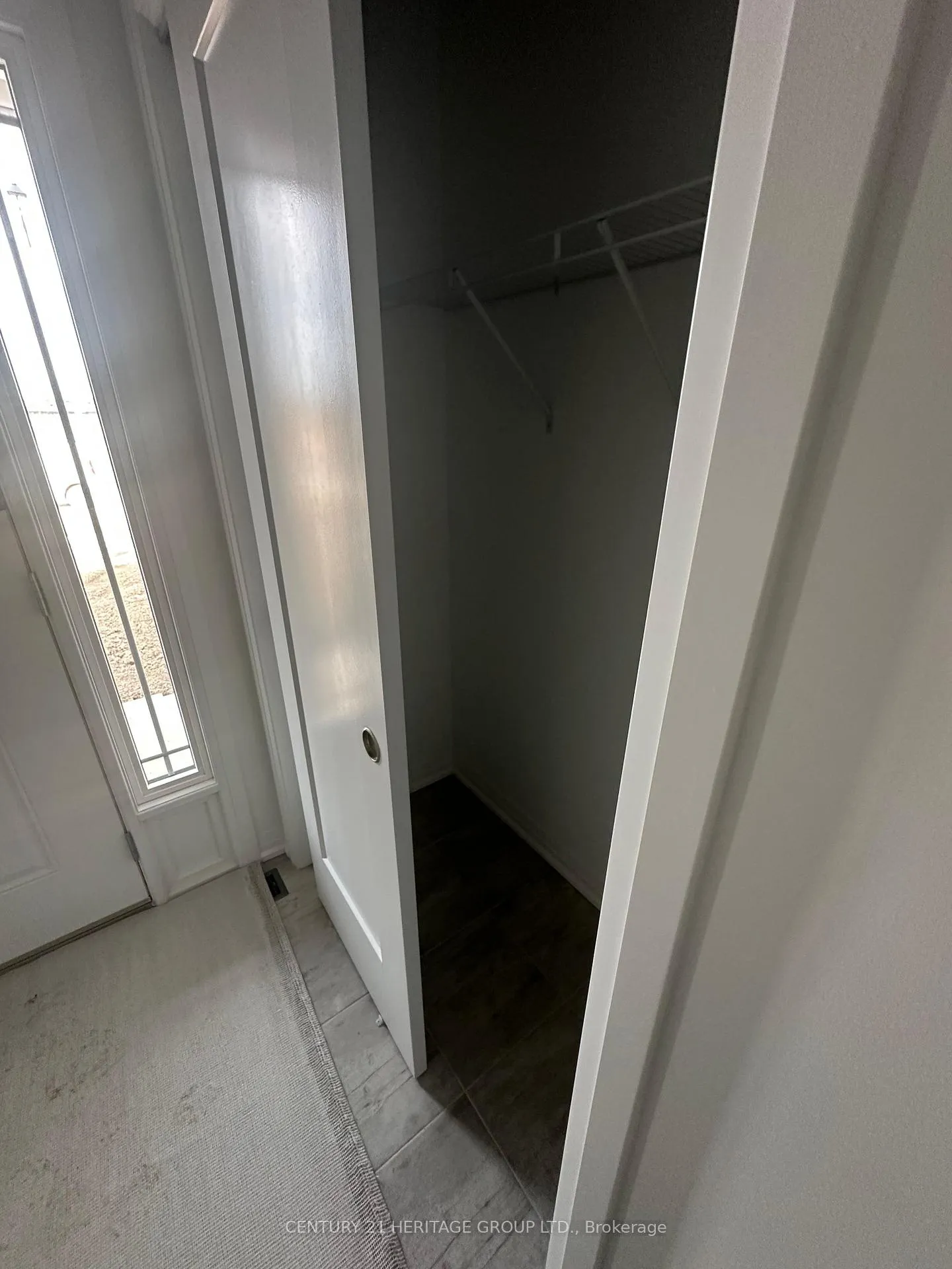 Photo 4 of 217 Cittadella Boulevard, Hamilton, Hannon — HOMEH