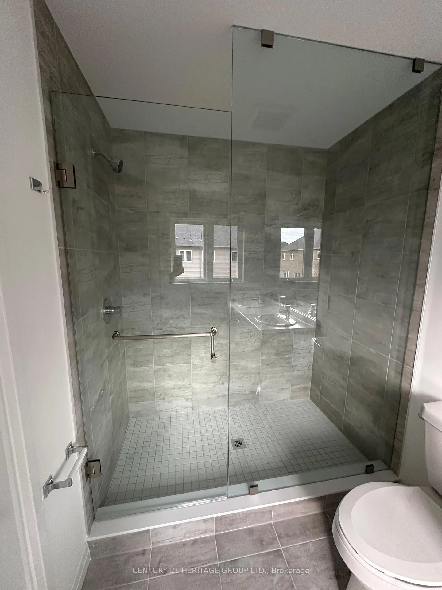 Photo 5 of 217 Cittadella Boulevard, Hamilton, Hannon — HOMEH