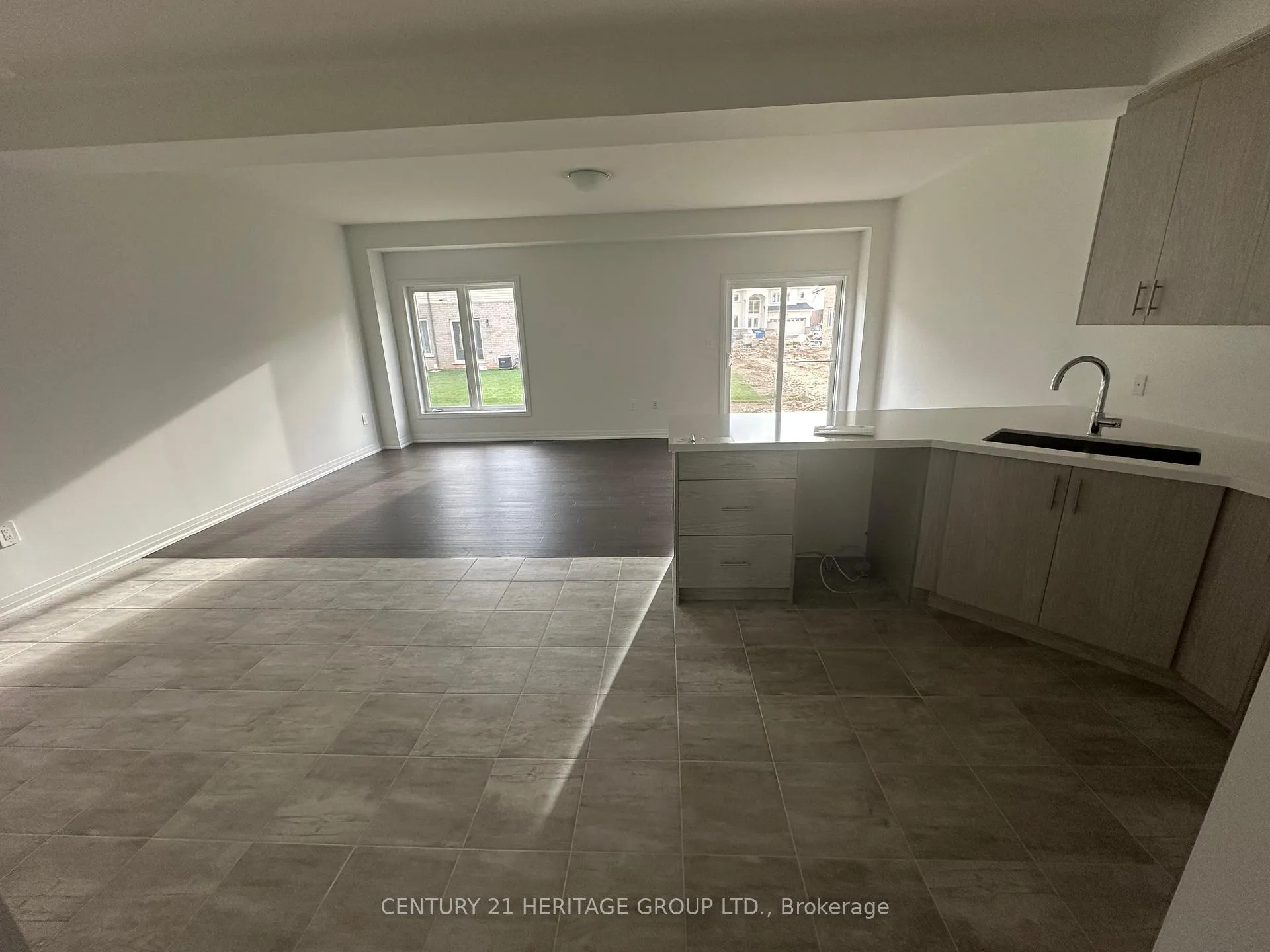 Photo 11 of 217 Cittadella Boulevard, Hamilton, Hannon — HOMEH