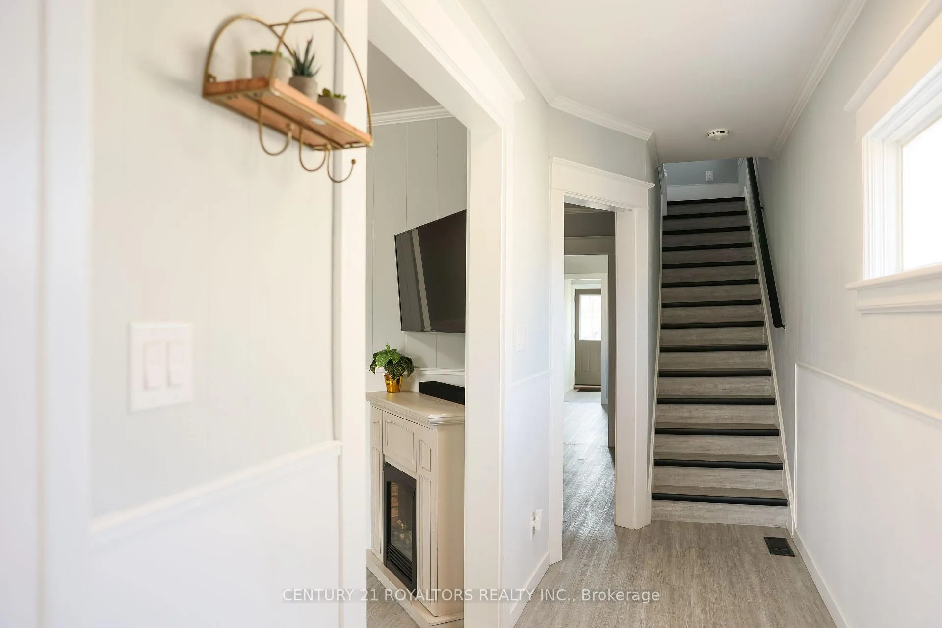 Photo 1 of 5283 Buchanan Avenue, Niagara Falls, Cherrywood — HOMEH