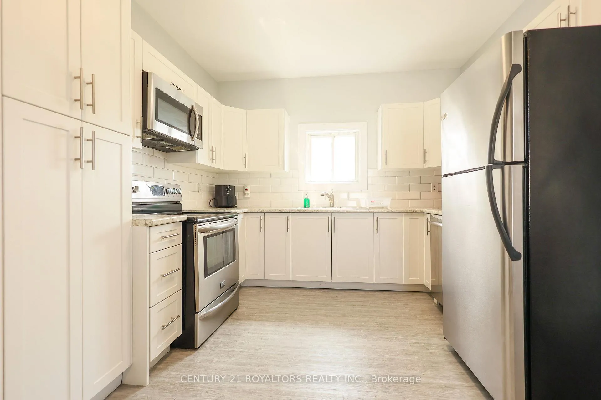 Photo 12 of 5283 Buchanan Avenue, Niagara Falls, Cherrywood — HOMEH