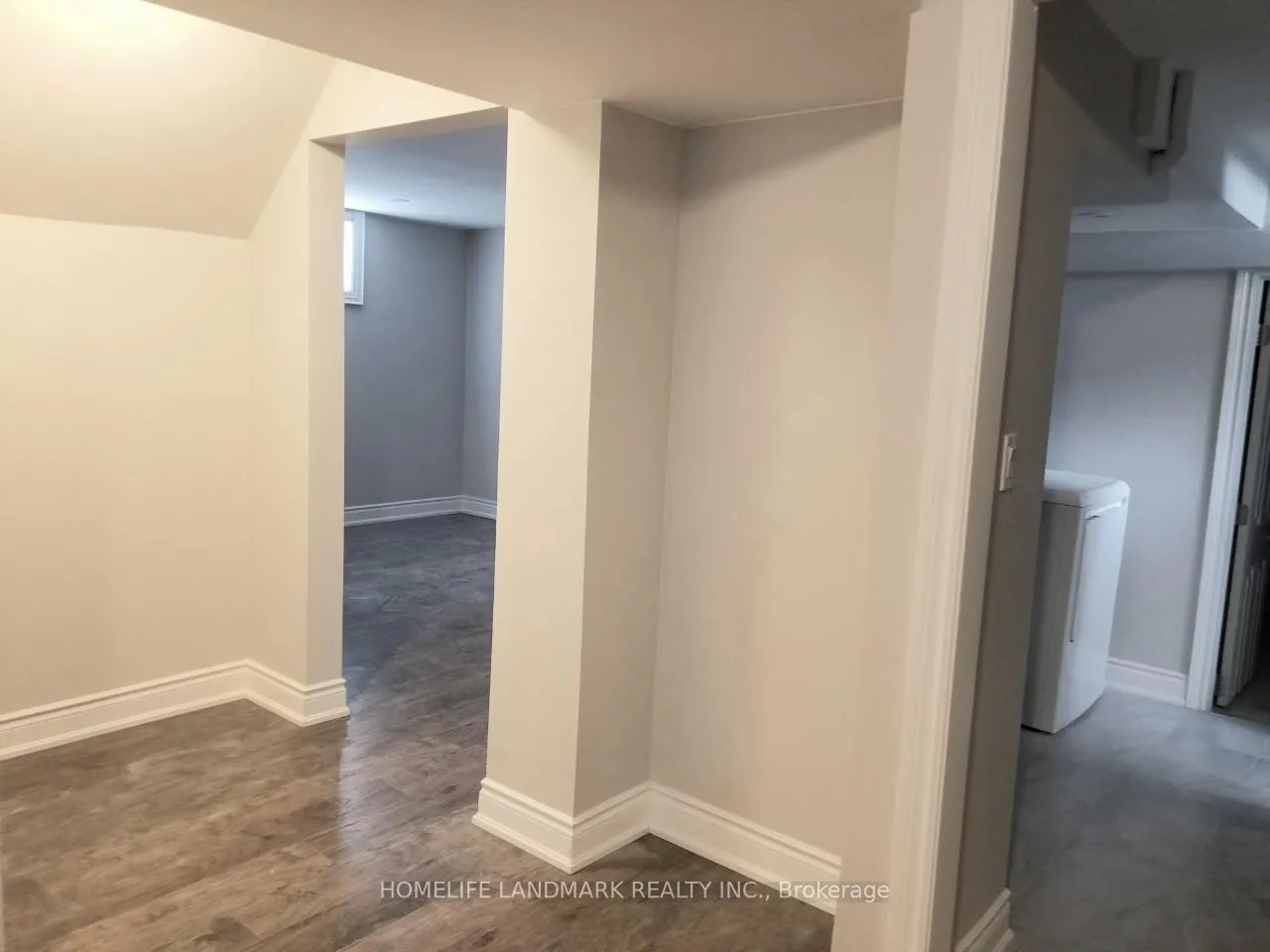Photo 3 of 12 Ottawa Court, Aurora, Aurora Heights — HOMEH
