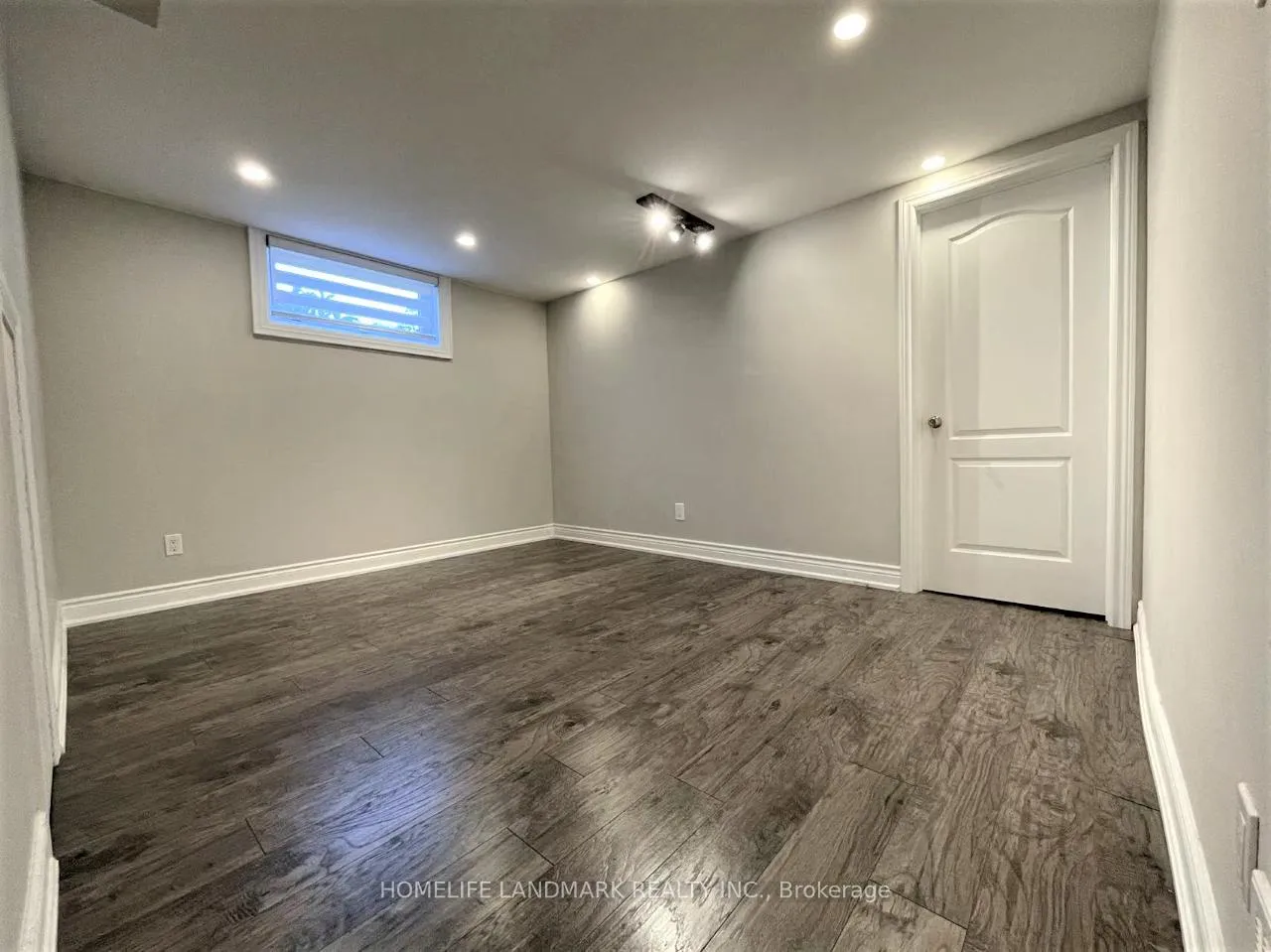 Photo 4 of 12 Ottawa Court, Aurora, Aurora Heights — HOMEH
