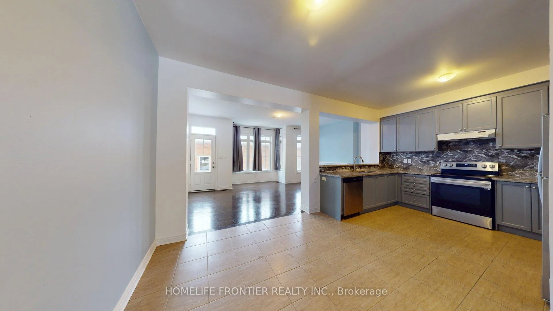 Photo 3 of 246 Inspire Boulevard, Brampton, Sandringham-Wellington North — HOMEH