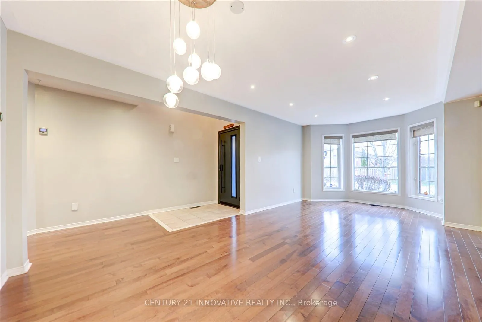 Photo 7 of 53 Angier Crescent, Ajax, South East — HOMEH