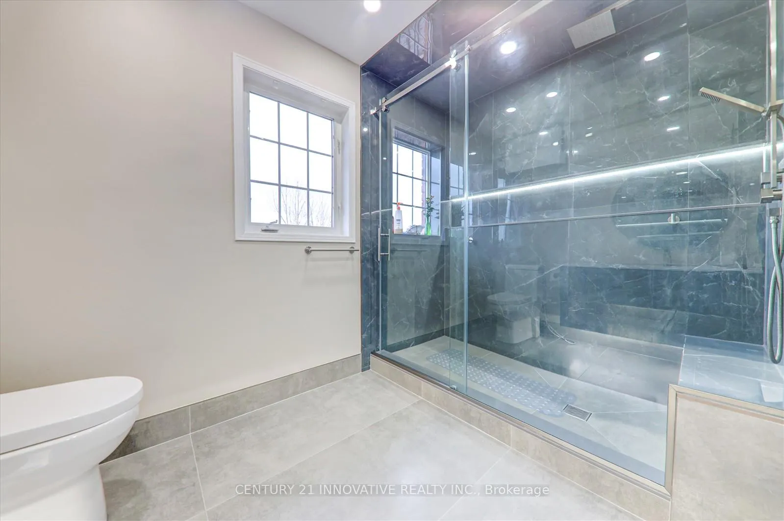 Photo 24 of 53 Angier Crescent, Ajax, South East — HOMEH