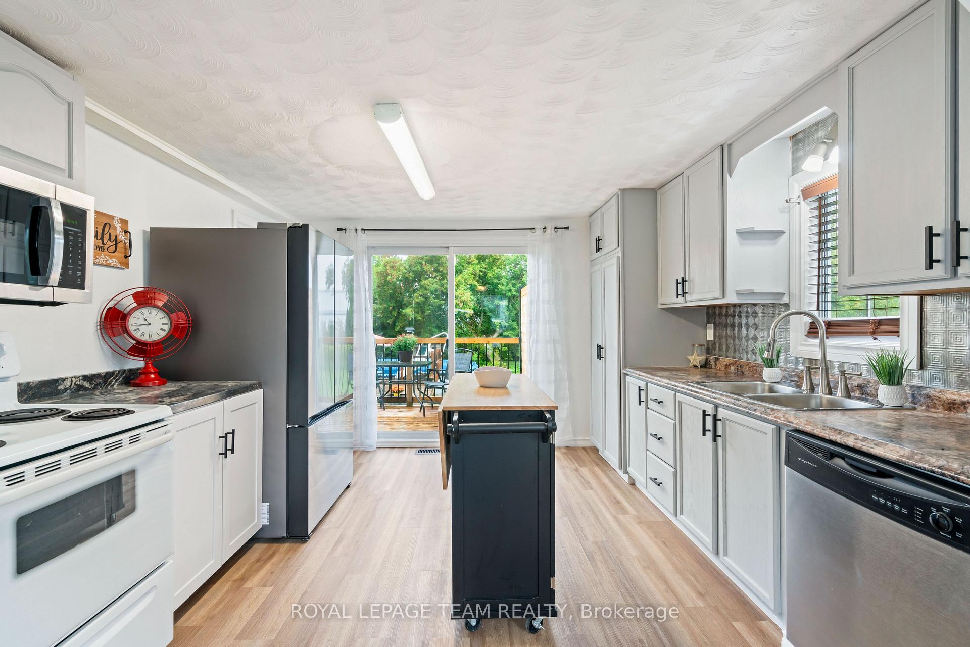 Photo 19 of 3069 Walker Street E, Edwardsburgh/Cardinal, Town of Cardinal — HOMEH