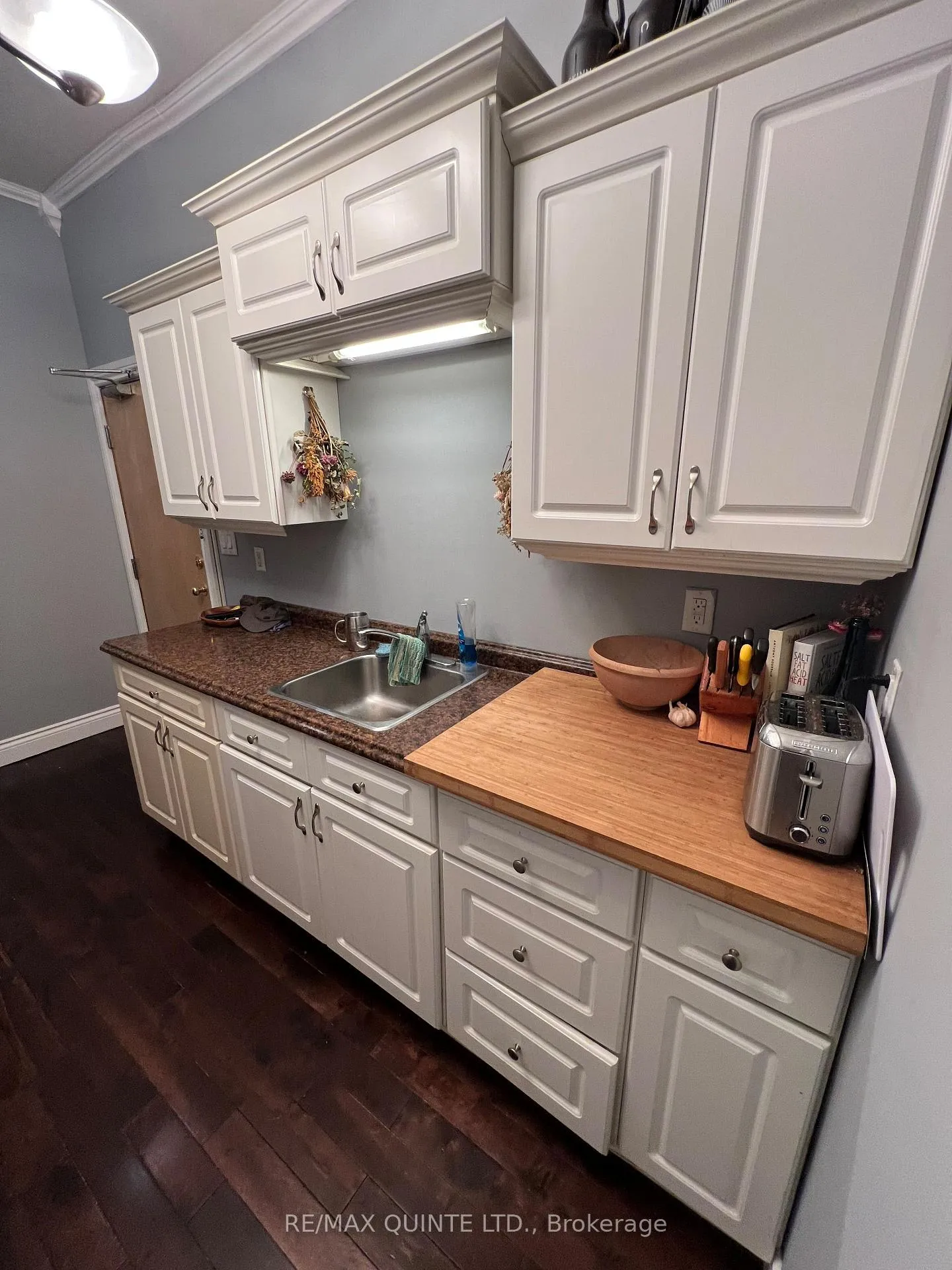 Photo 5 of Unit 4, 205 Charles Street, Belleville, Belleville Ward — HOMEH