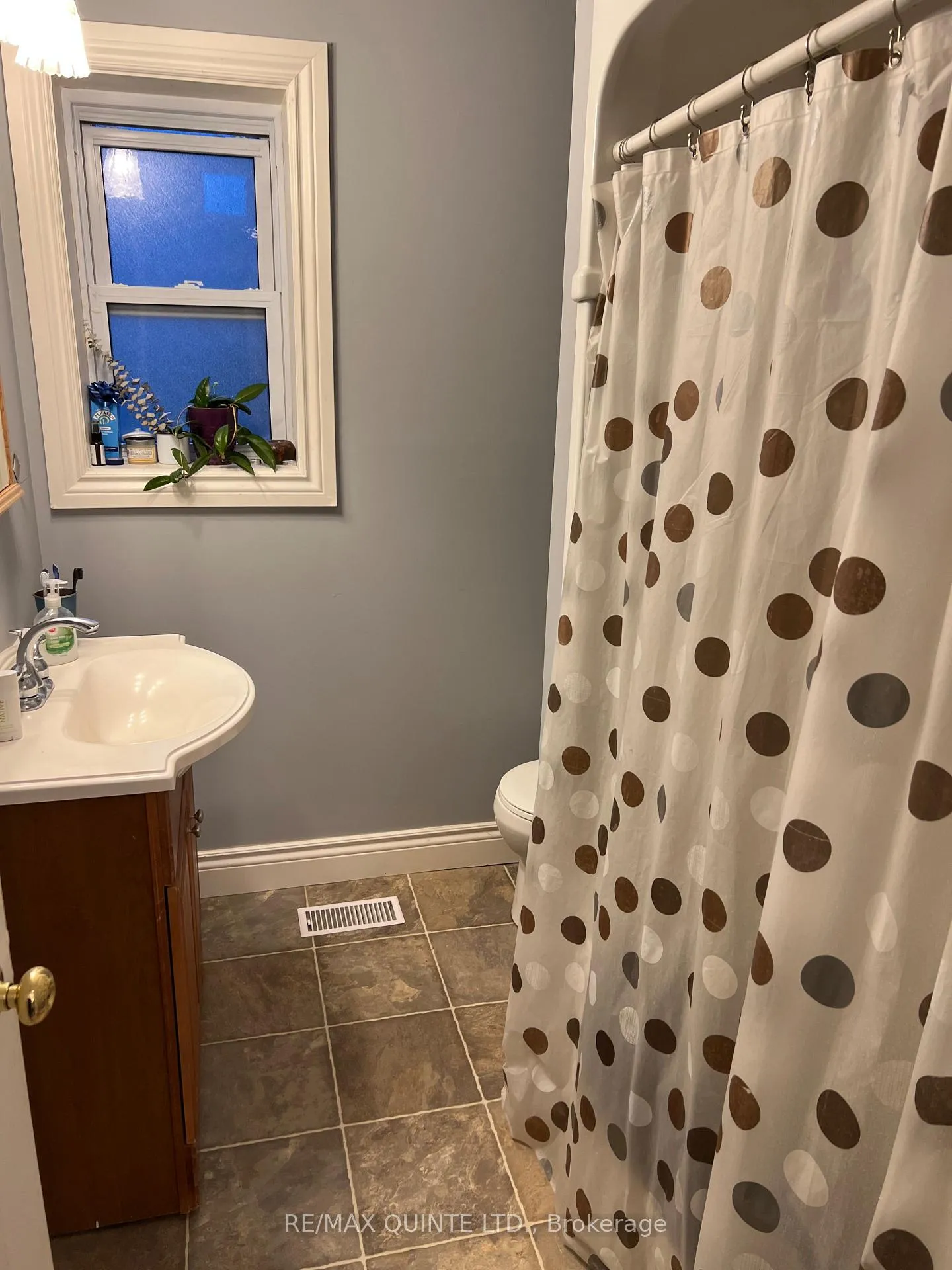 Photo 10 of Unit 4, 205 Charles Street, Belleville, Belleville Ward — HOMEH