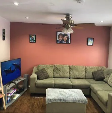 Photo 2 of 68 Seaside Circle, Brampton, Sandringham-Wellington — HOMEH