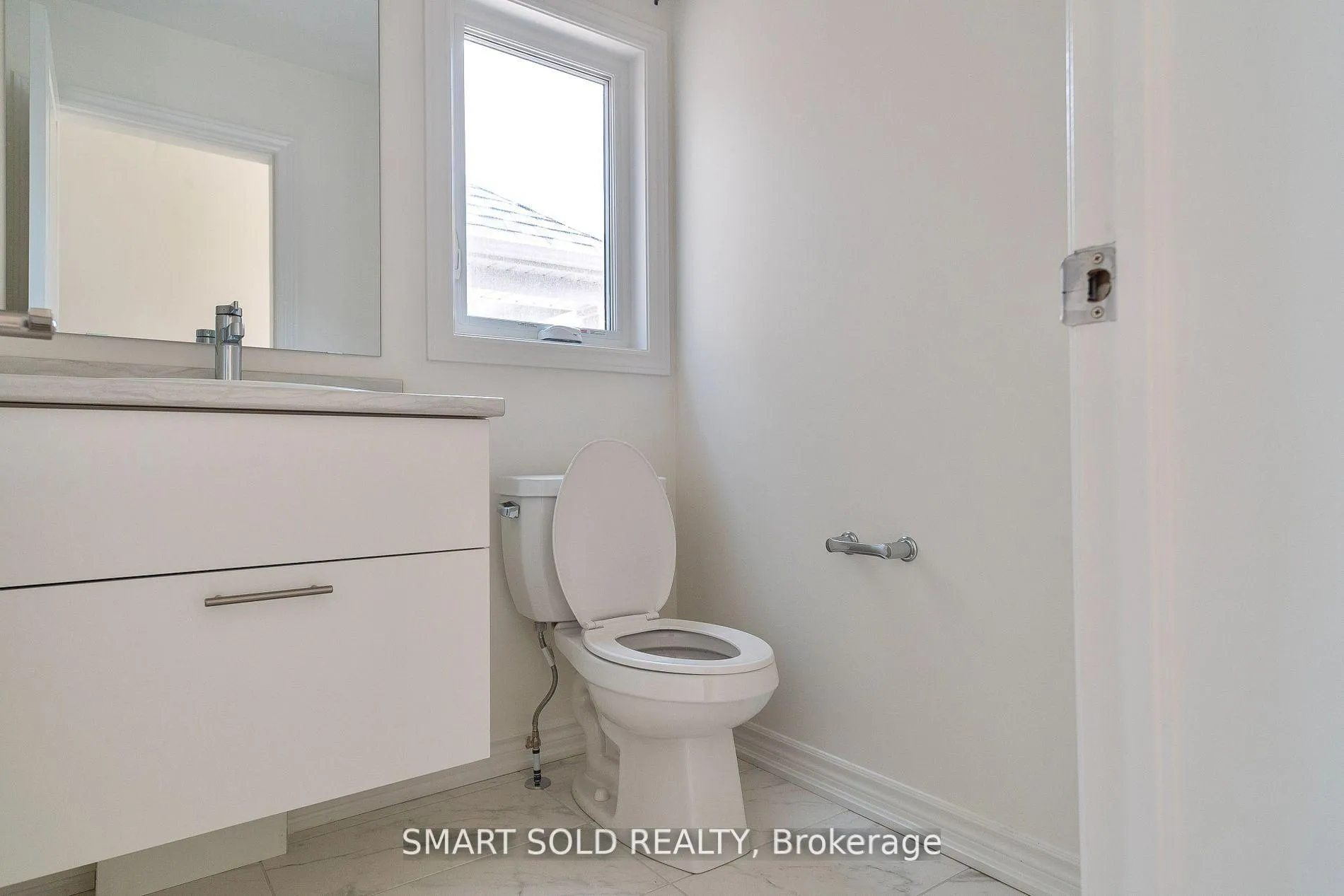 Photo 9 of 49 Greer Street, Barrie, Painswick North — HOMEH