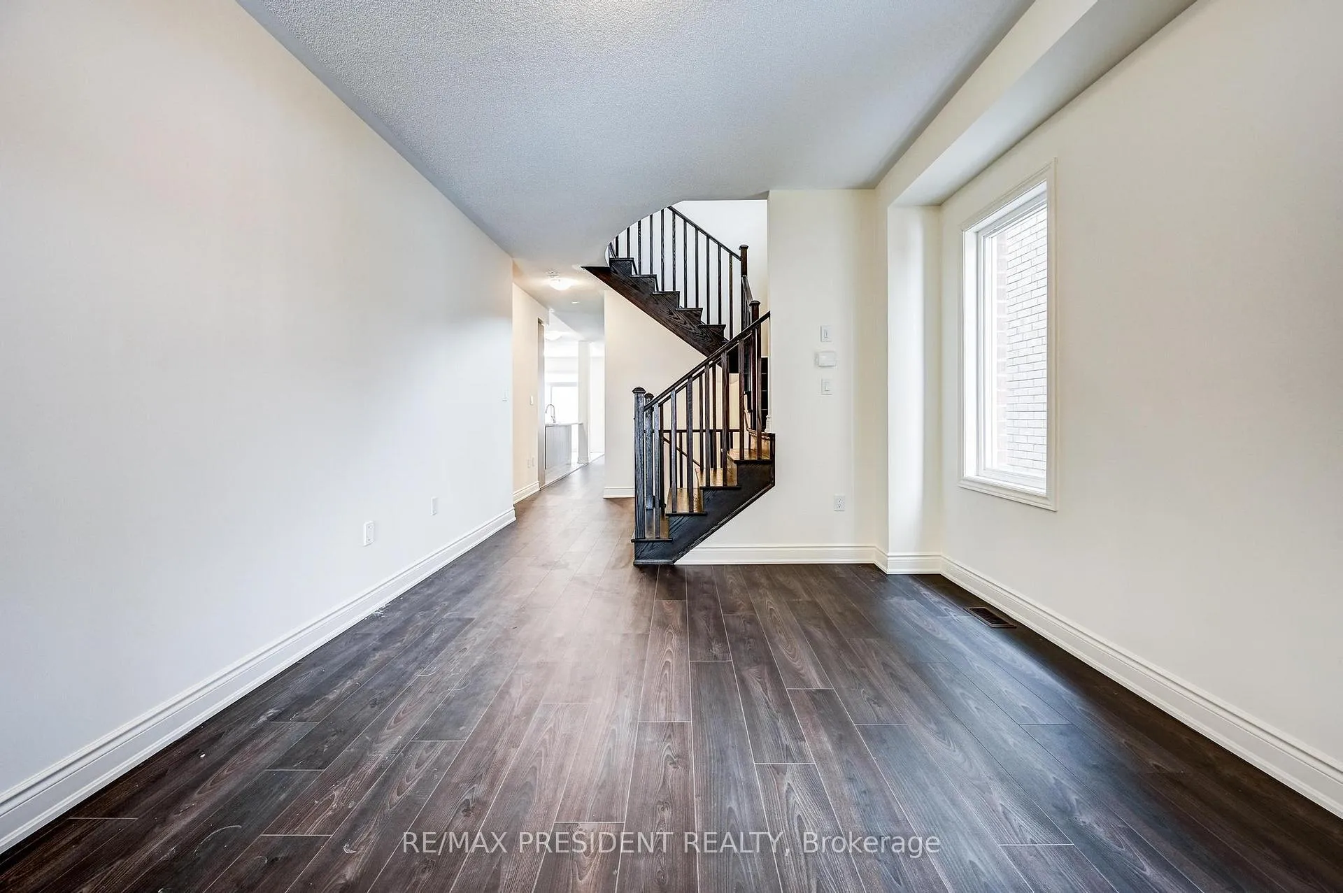 Photo 7 of 2223 Crystal Drive N, Oshawa, Taunton — HOMEH