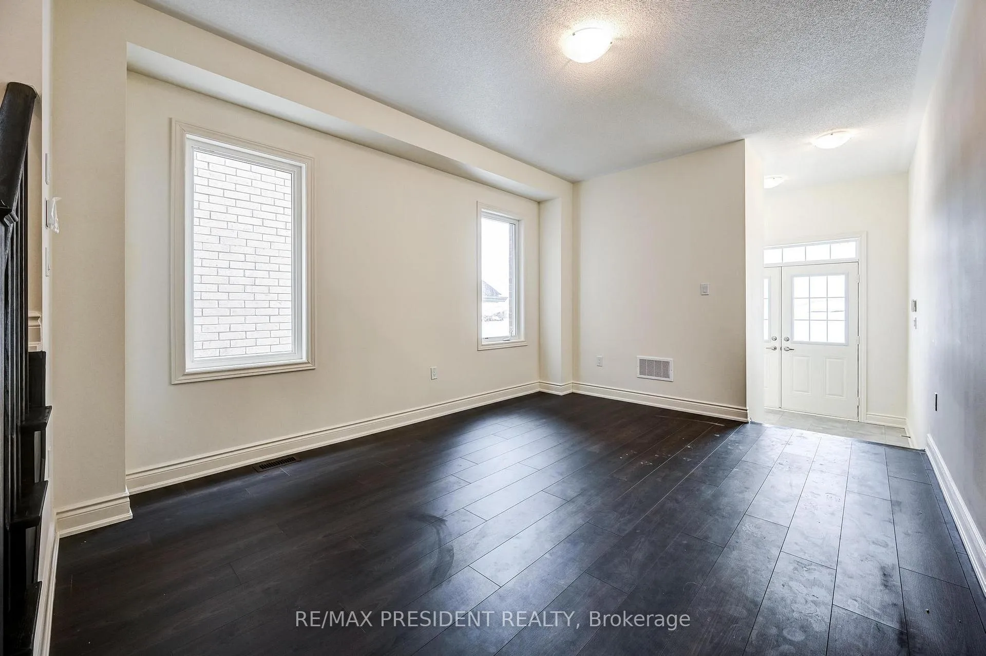Photo 8 of 2223 Crystal Drive N, Oshawa, Taunton — HOMEH