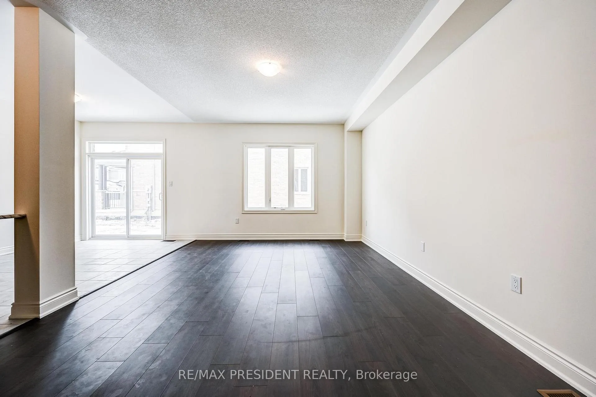 Photo 12 of 2223 Crystal Drive N, Oshawa, Taunton — HOMEH