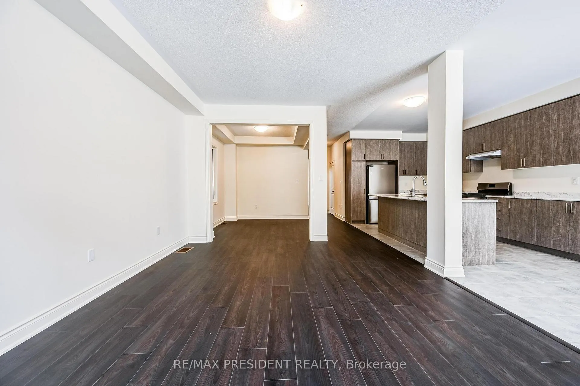 Photo 14 of 2223 Crystal Drive N, Oshawa, Taunton — HOMEH