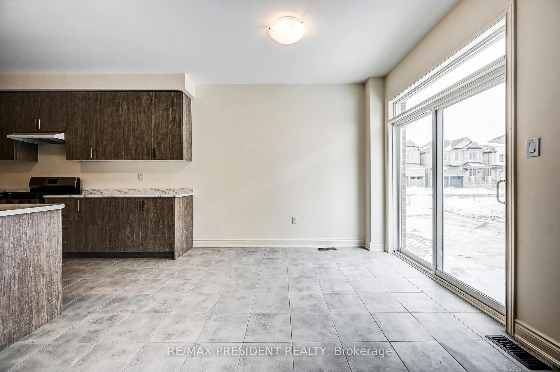 Photo 15 of 2223 Crystal Drive N, Oshawa, Taunton — HOMEH
