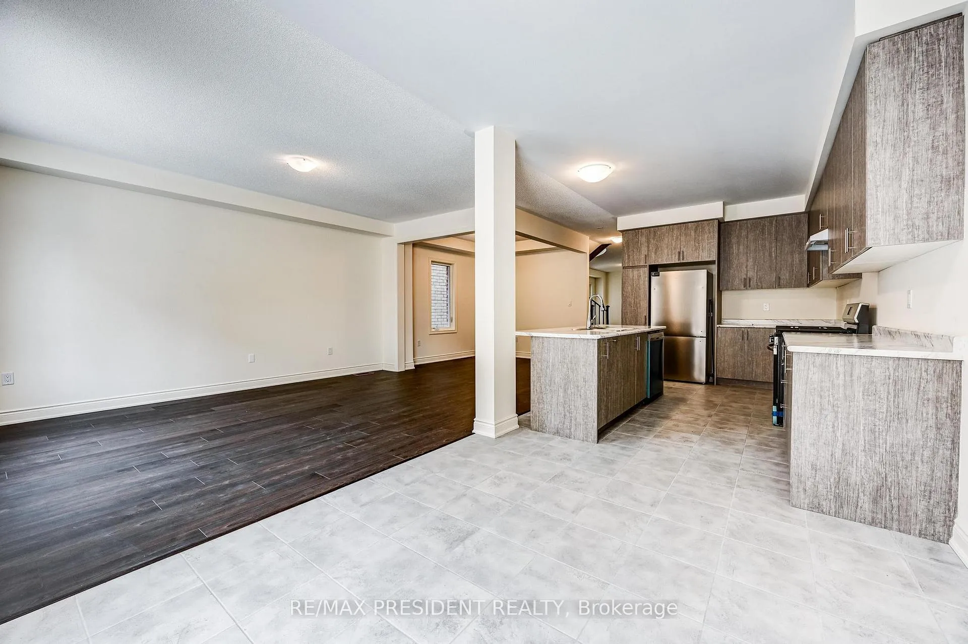 Photo 17 of 2223 Crystal Drive N, Oshawa, Taunton — HOMEH