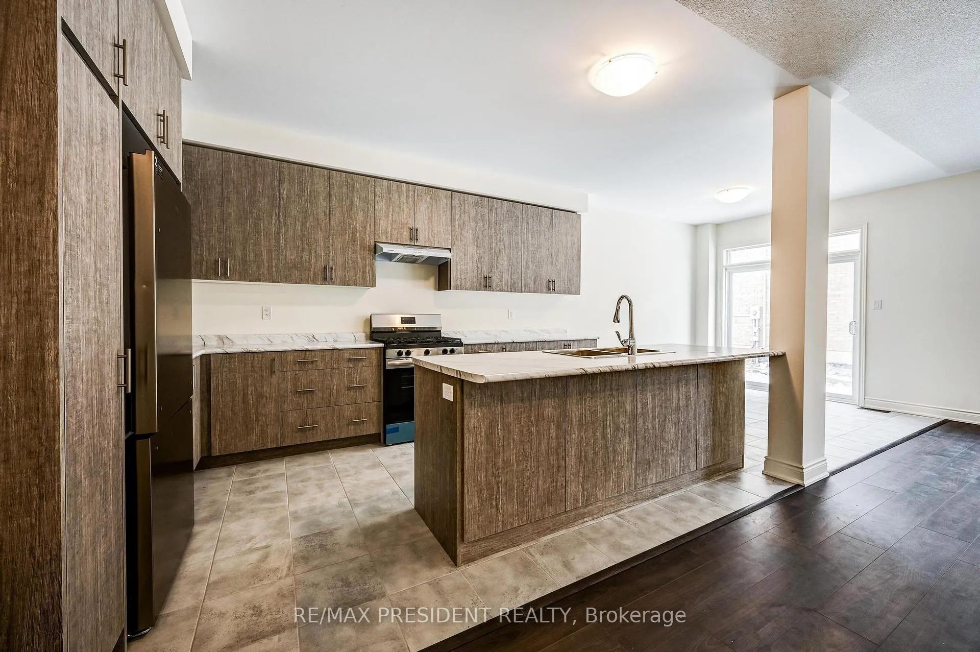 Photo 20 of 2223 Crystal Drive N, Oshawa, Taunton — HOMEH