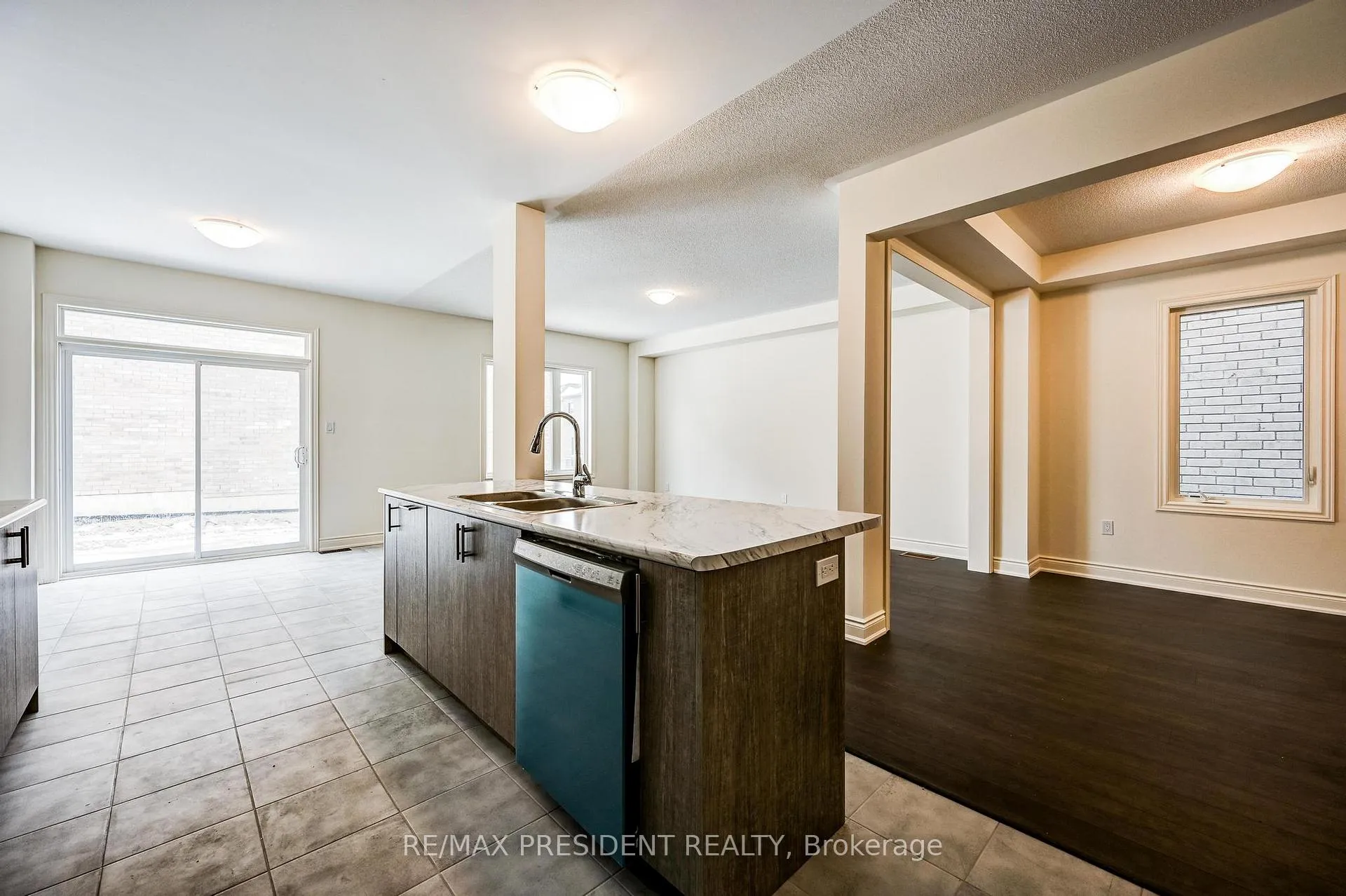Photo 21 of 2223 Crystal Drive N, Oshawa, Taunton — HOMEH