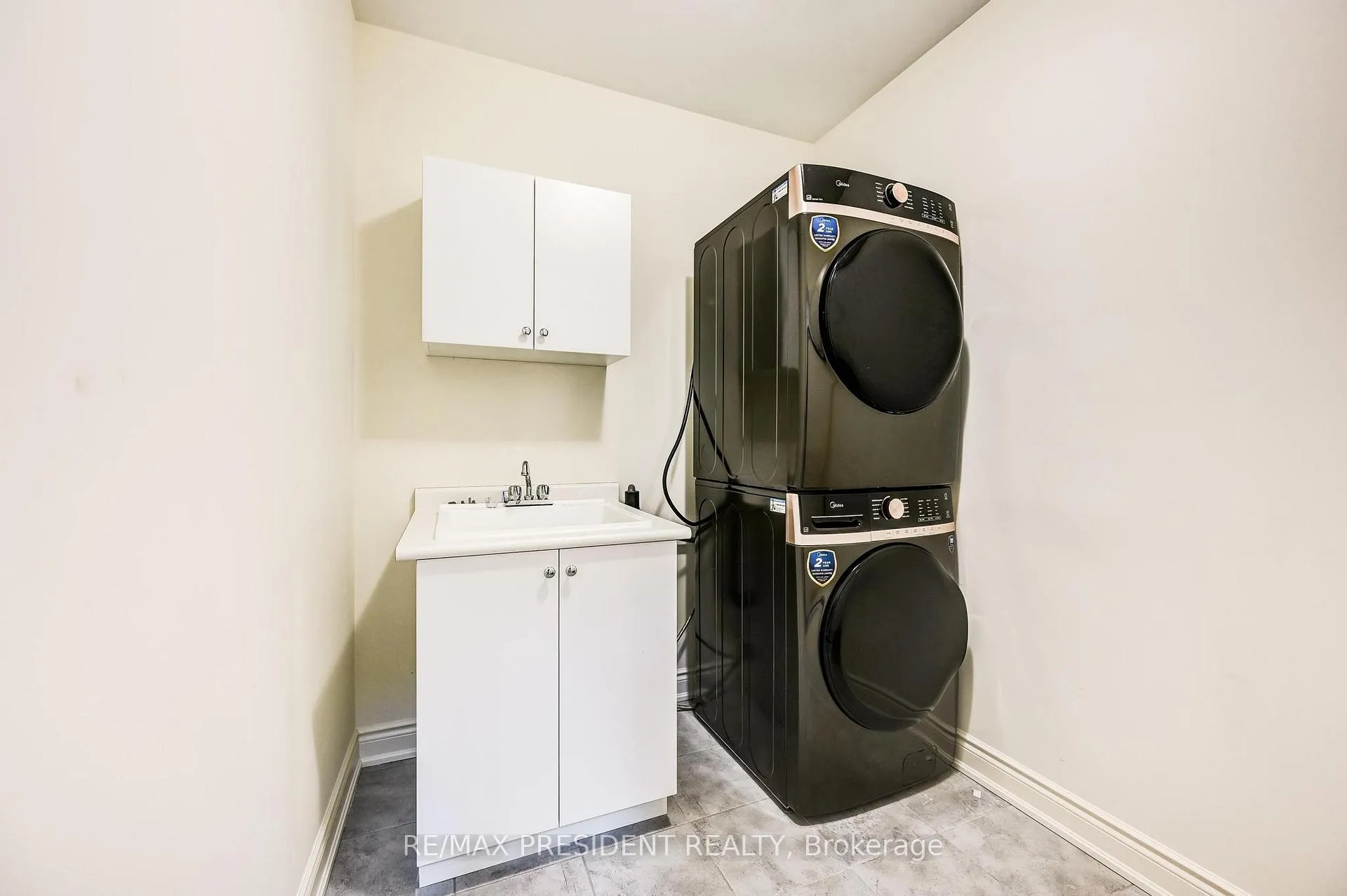 Photo 22 of 2223 Crystal Drive N, Oshawa, Taunton — HOMEH