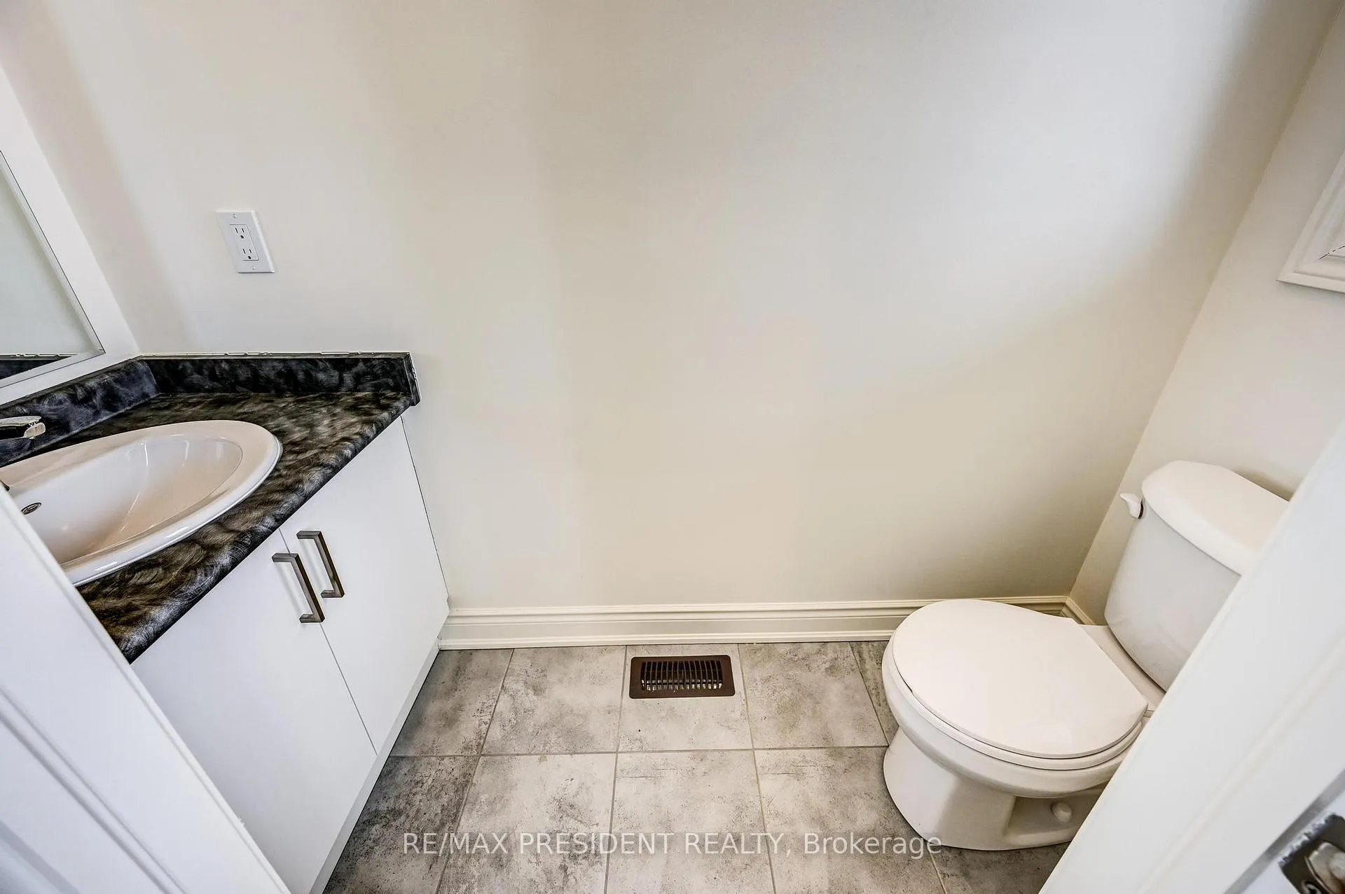 Photo 23 of 2223 Crystal Drive N, Oshawa, Taunton — HOMEH