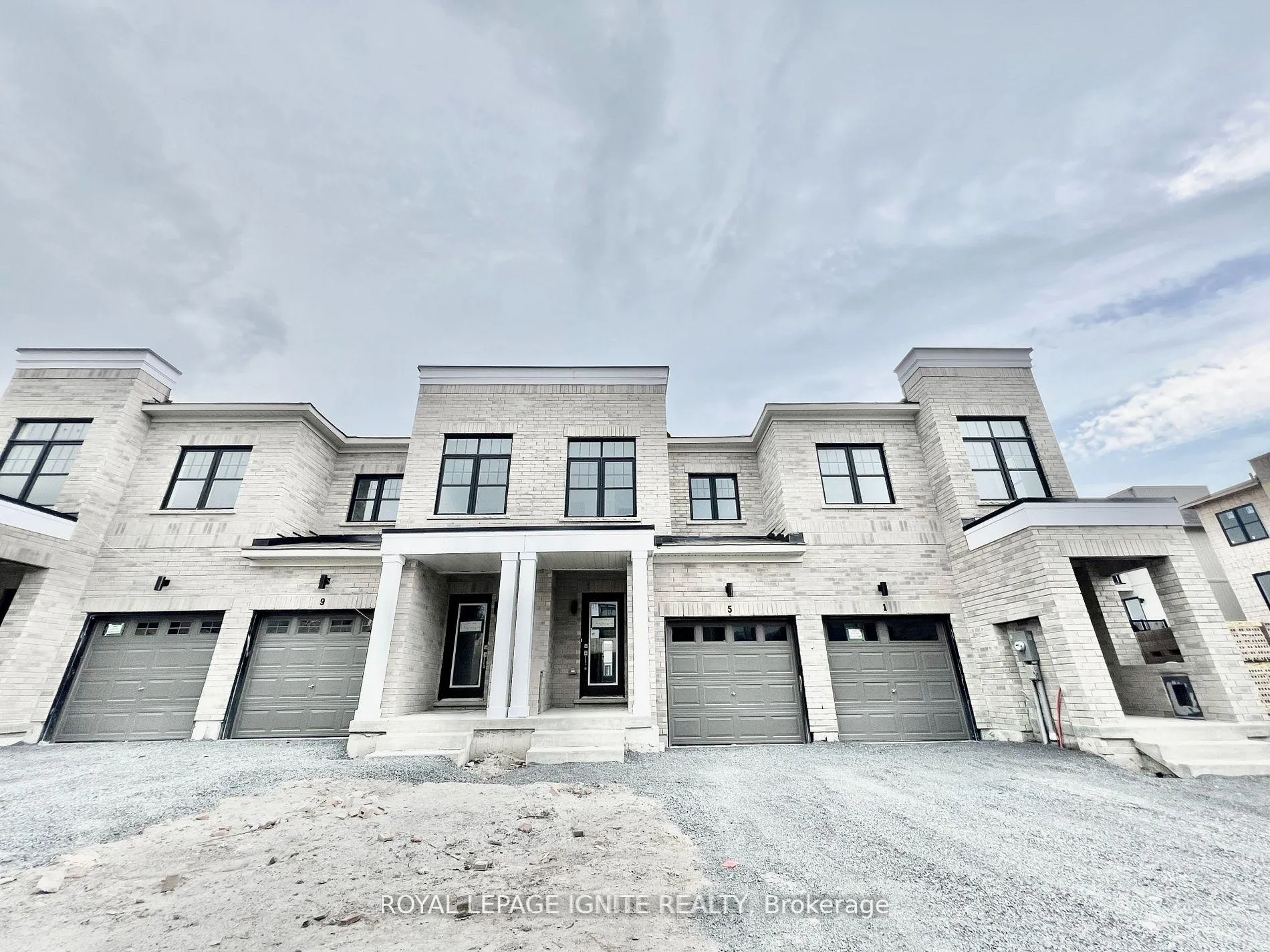 Front of 5 King George Way